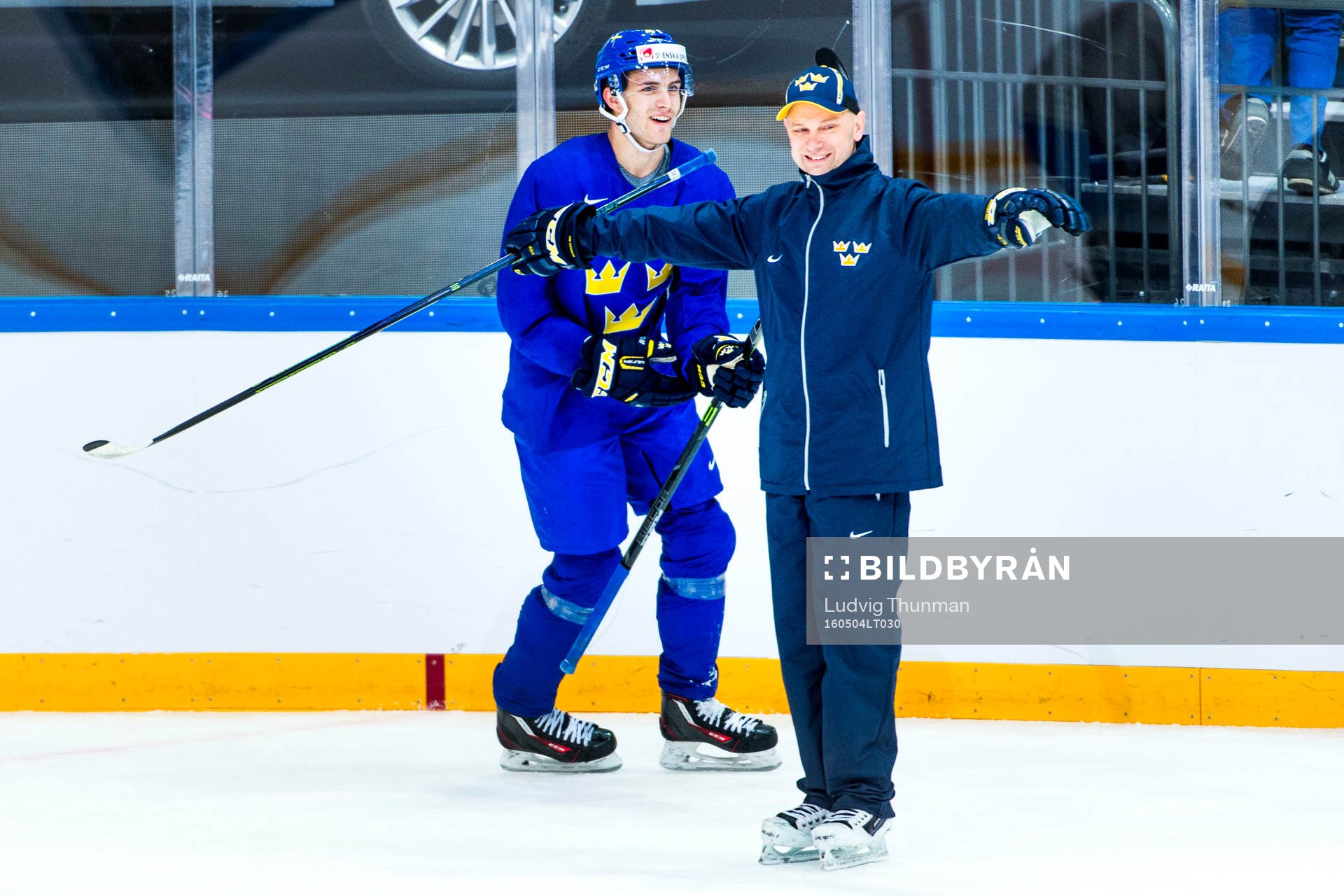 Alexander Wennberg och målvaktstränare Stefan Ladhe