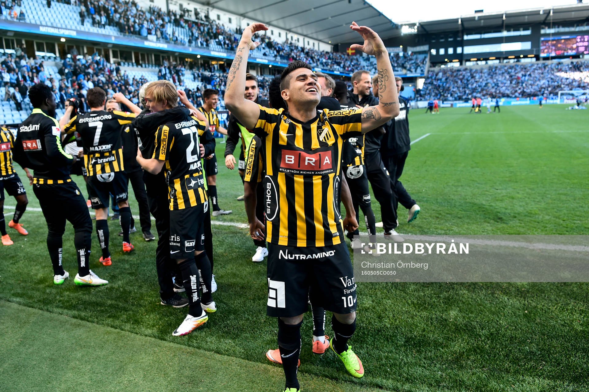 Häckens Paulo de Oliveira jublar