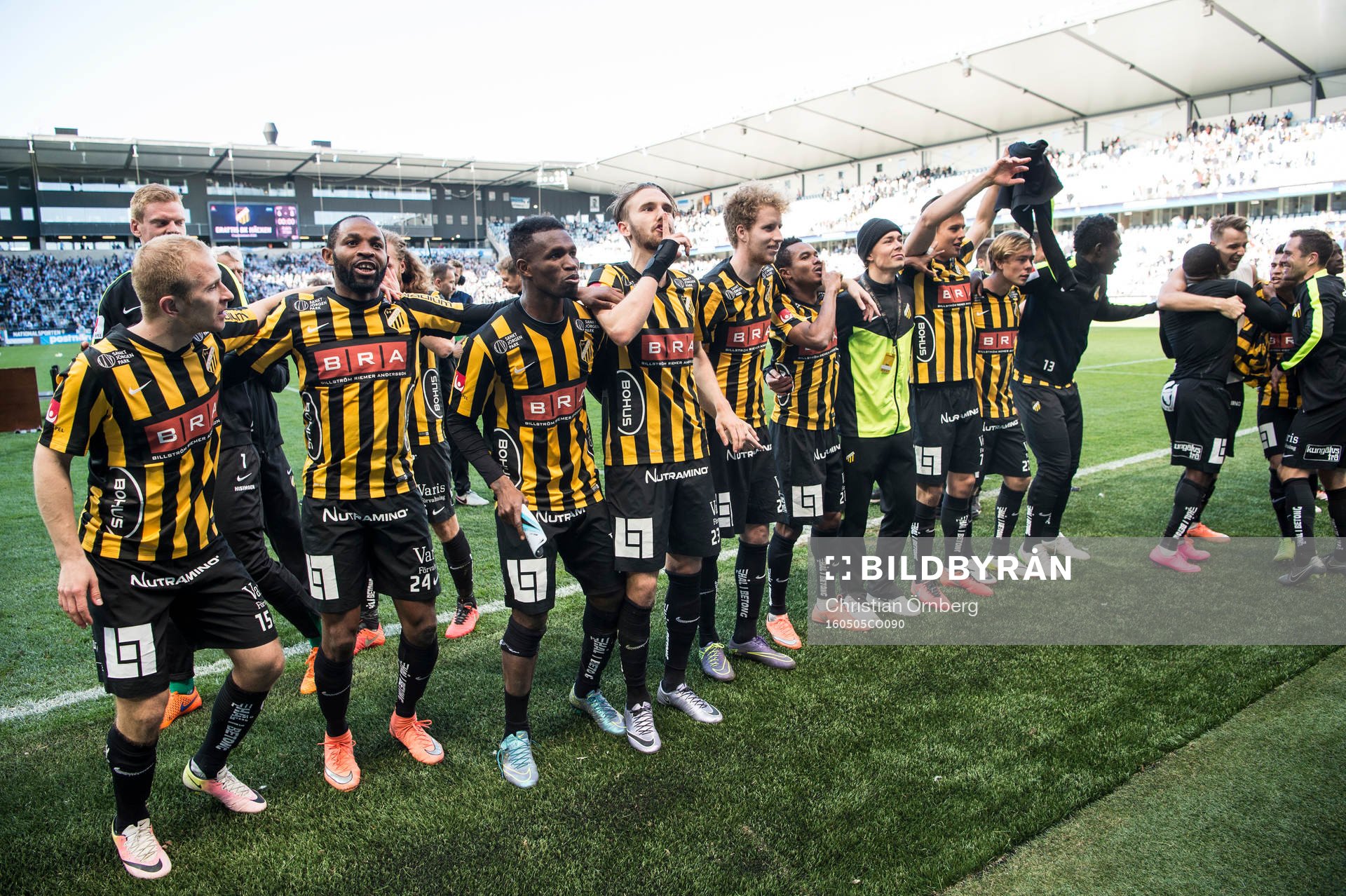 Häckens Simon Sandberg ber supportrarna vara tysta med