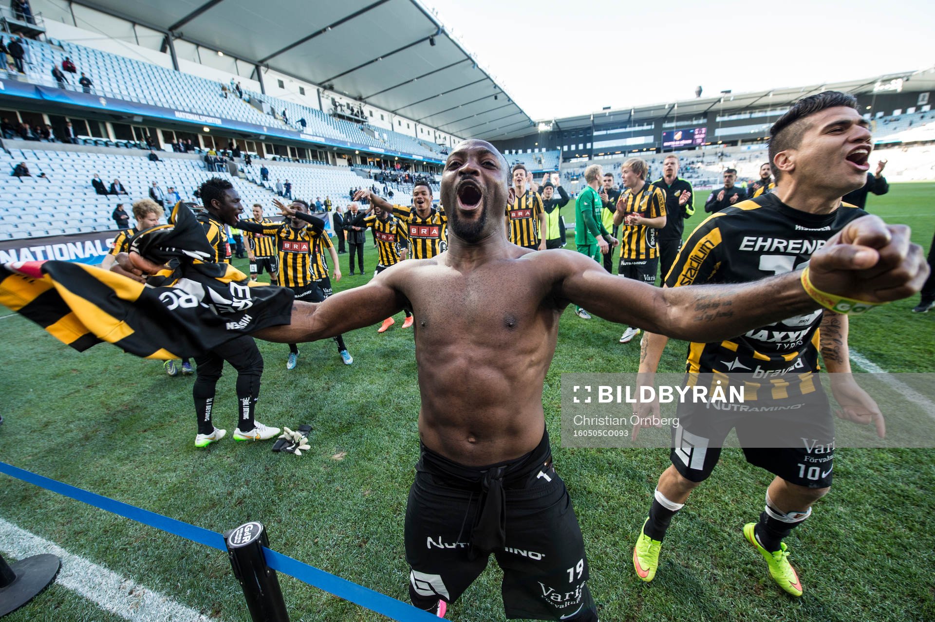 Häckens John Owoeri jublar