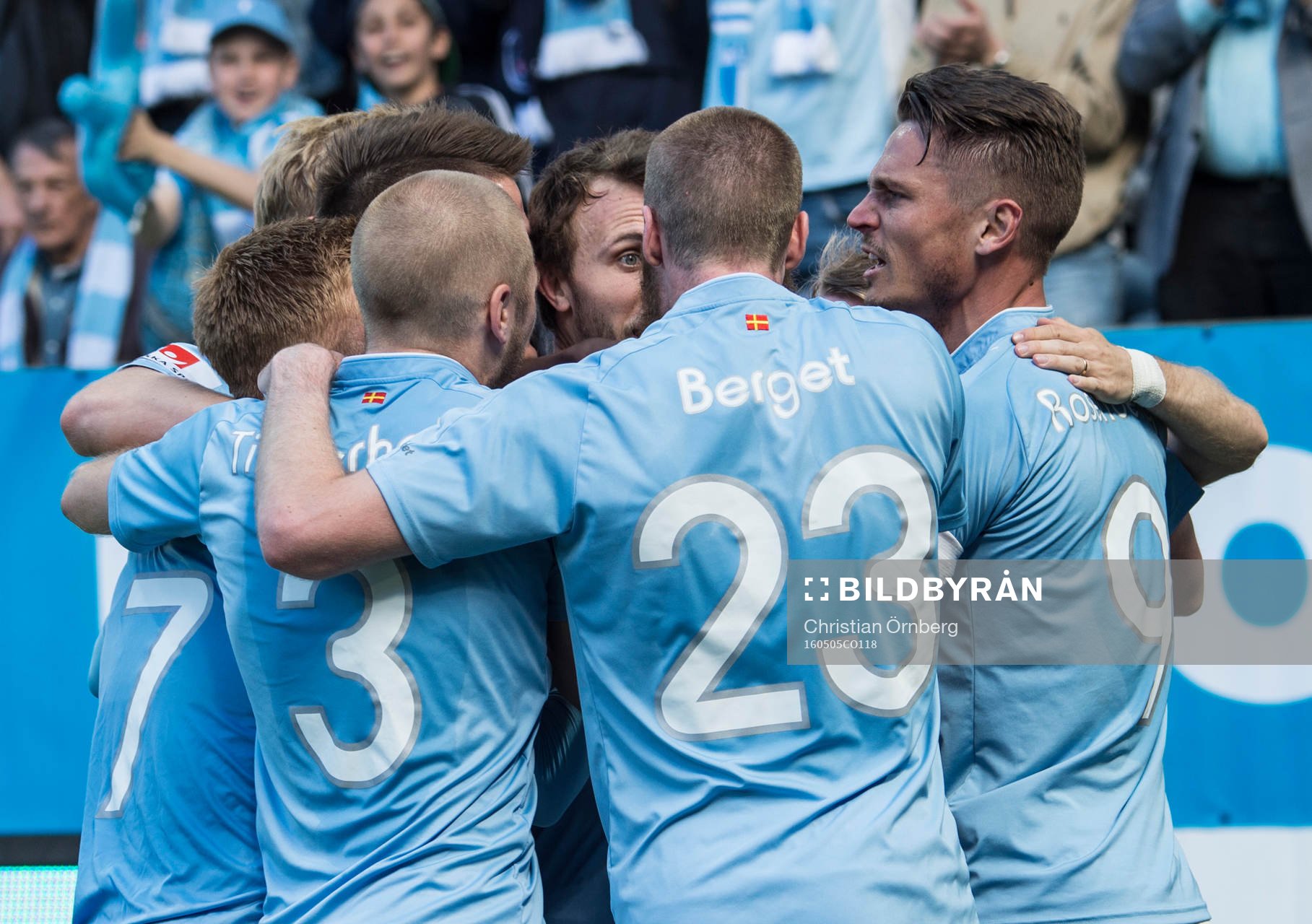 Malmö FFs lagkamraternajublar åt Magnus Wolff Eikrem