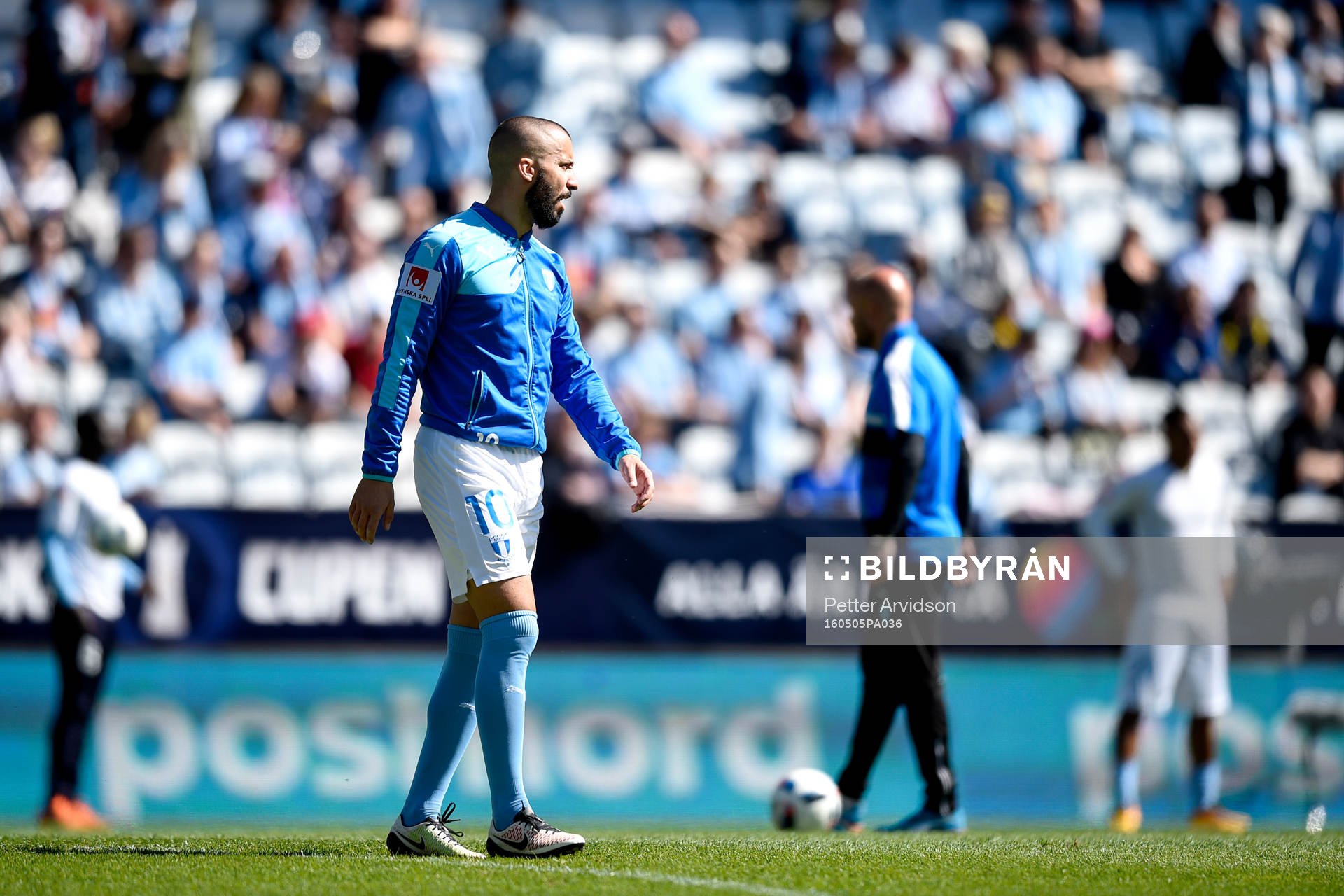Malmö FFs Guillermo Molins värmer upp