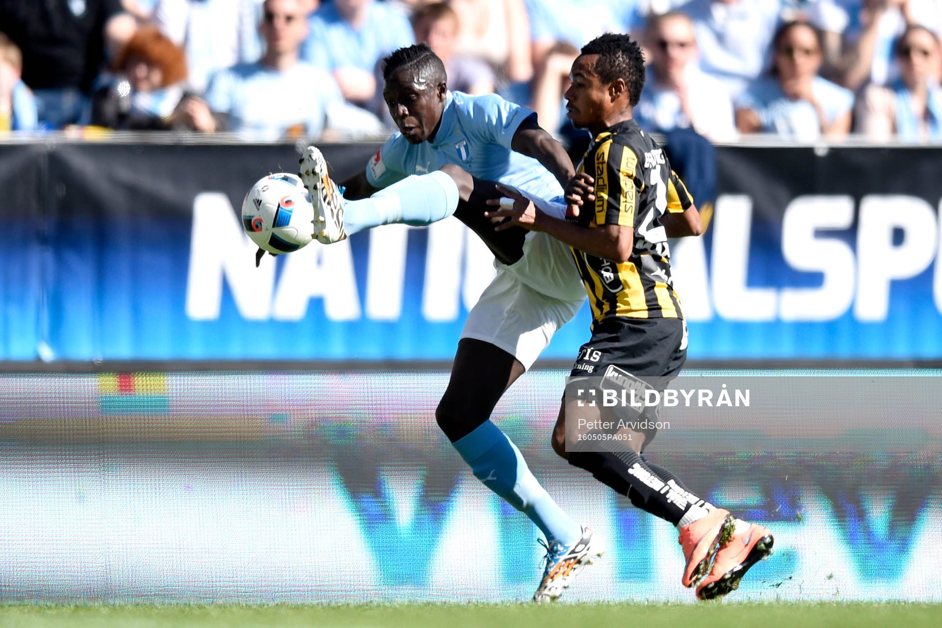 Malmö FFs Pa Konate och Häckens Nasiru Mohammed