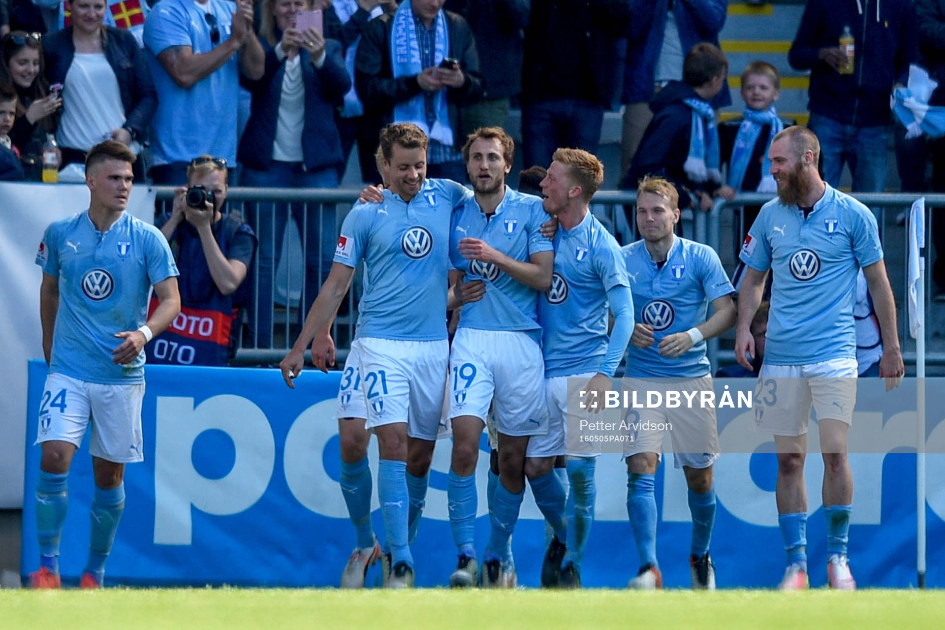 Malmö FFs Magnus Wolff Eikrem jublar med lagkamraterna