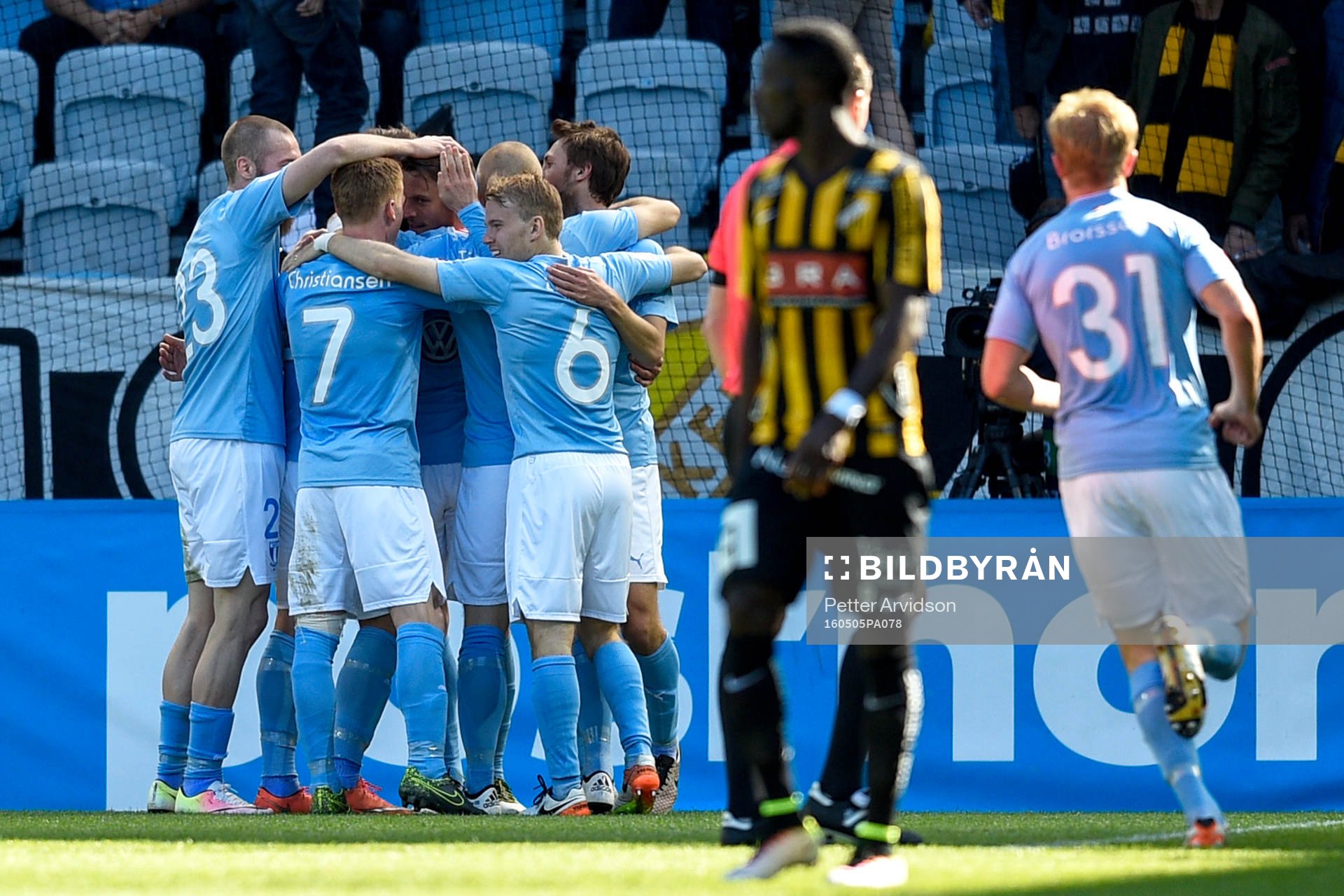 Malmö FFs Markus Rosenberg jublar med lagkamraterna