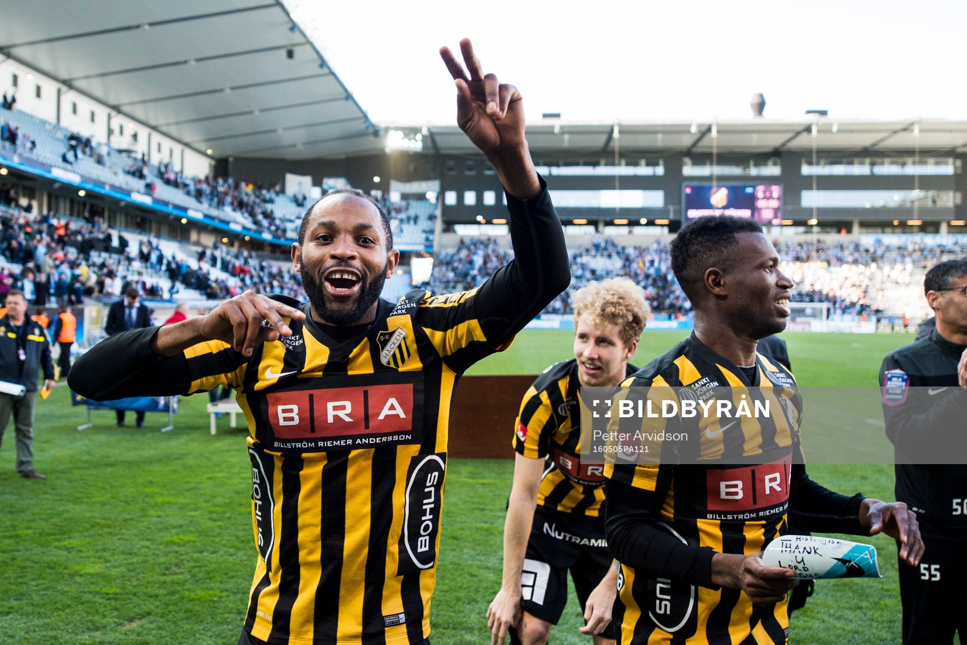 Häckens René Makondele jublar