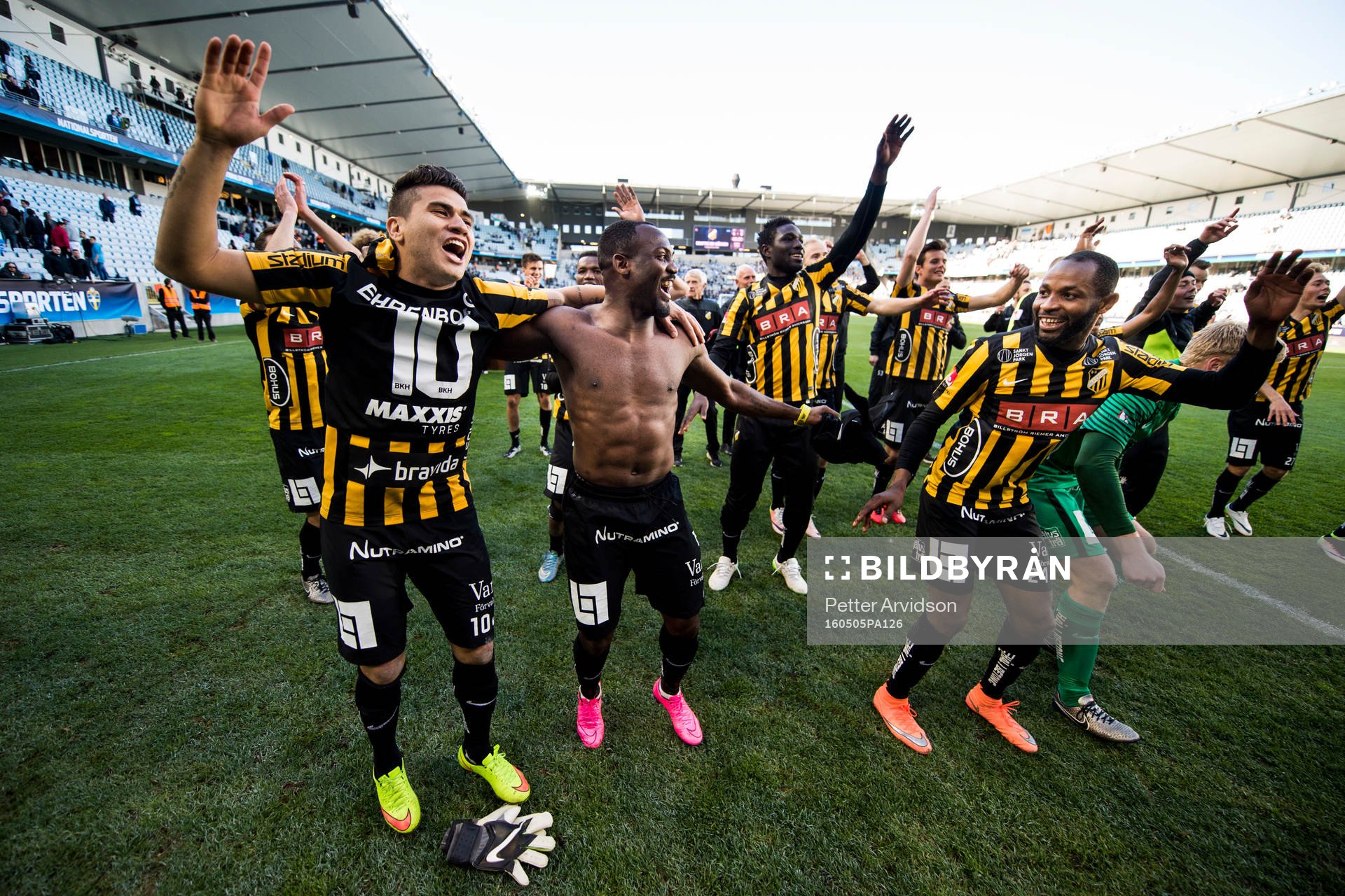 Häckens Paulo de Oliveira, John Owoeri och René Makondele
