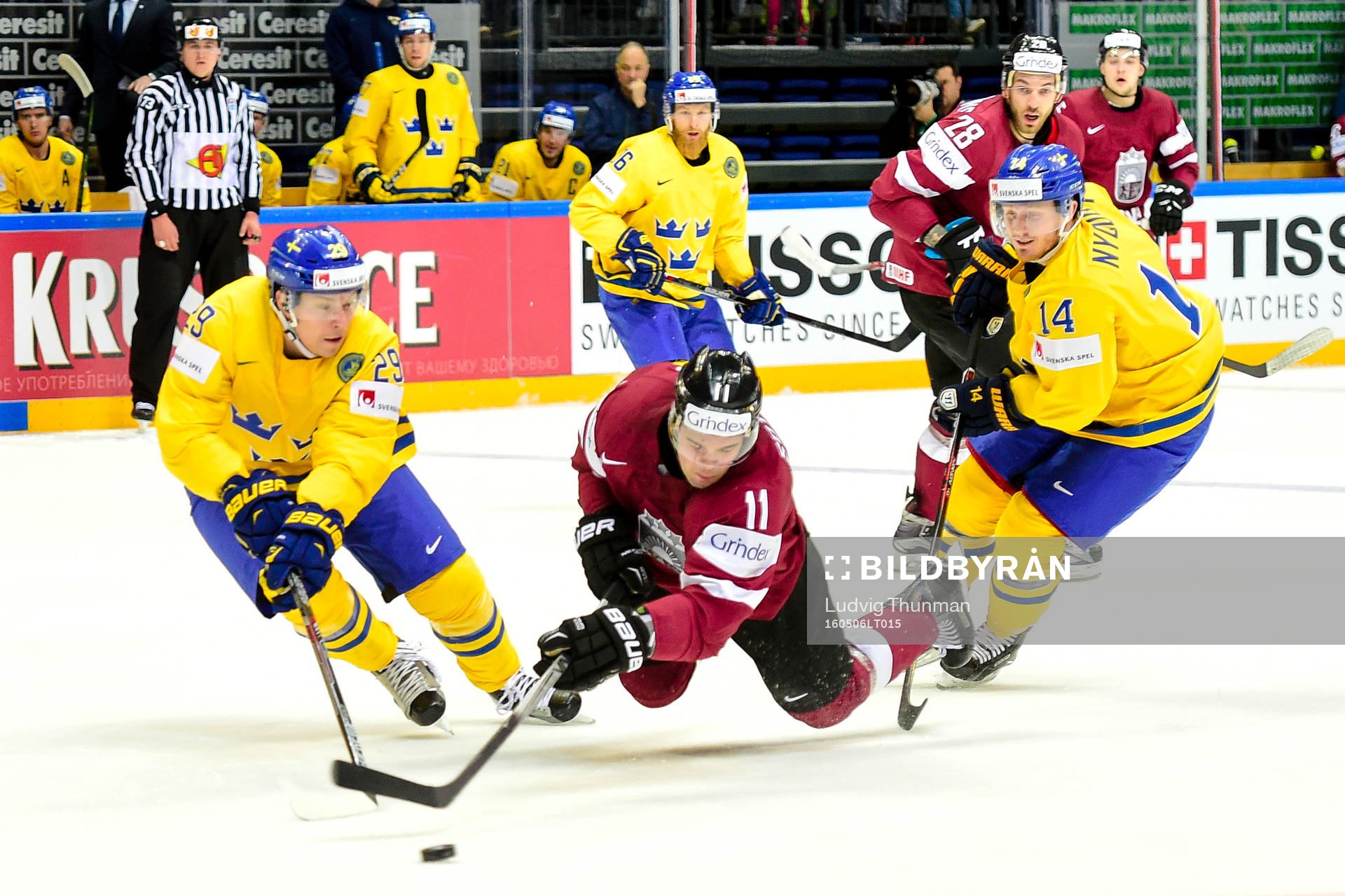 Lettlands Kristaps Sotnieks i en kamp mot Sveriges Erik