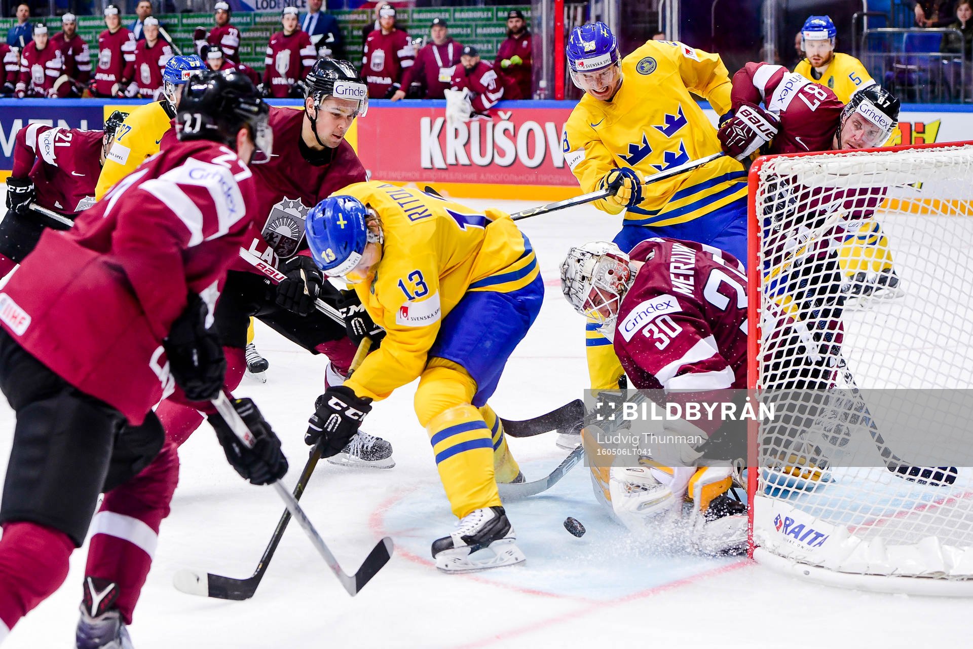 Sveriges Mattias Ritola och Johan Sundström framför