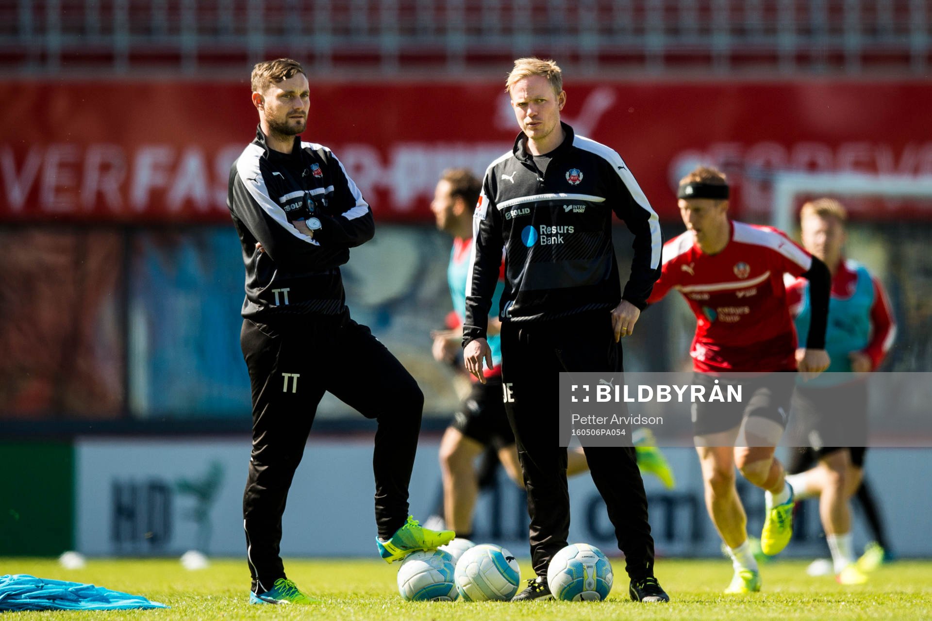 Assisterande tränare Tobias Tuvesson och Jonas Eidevall