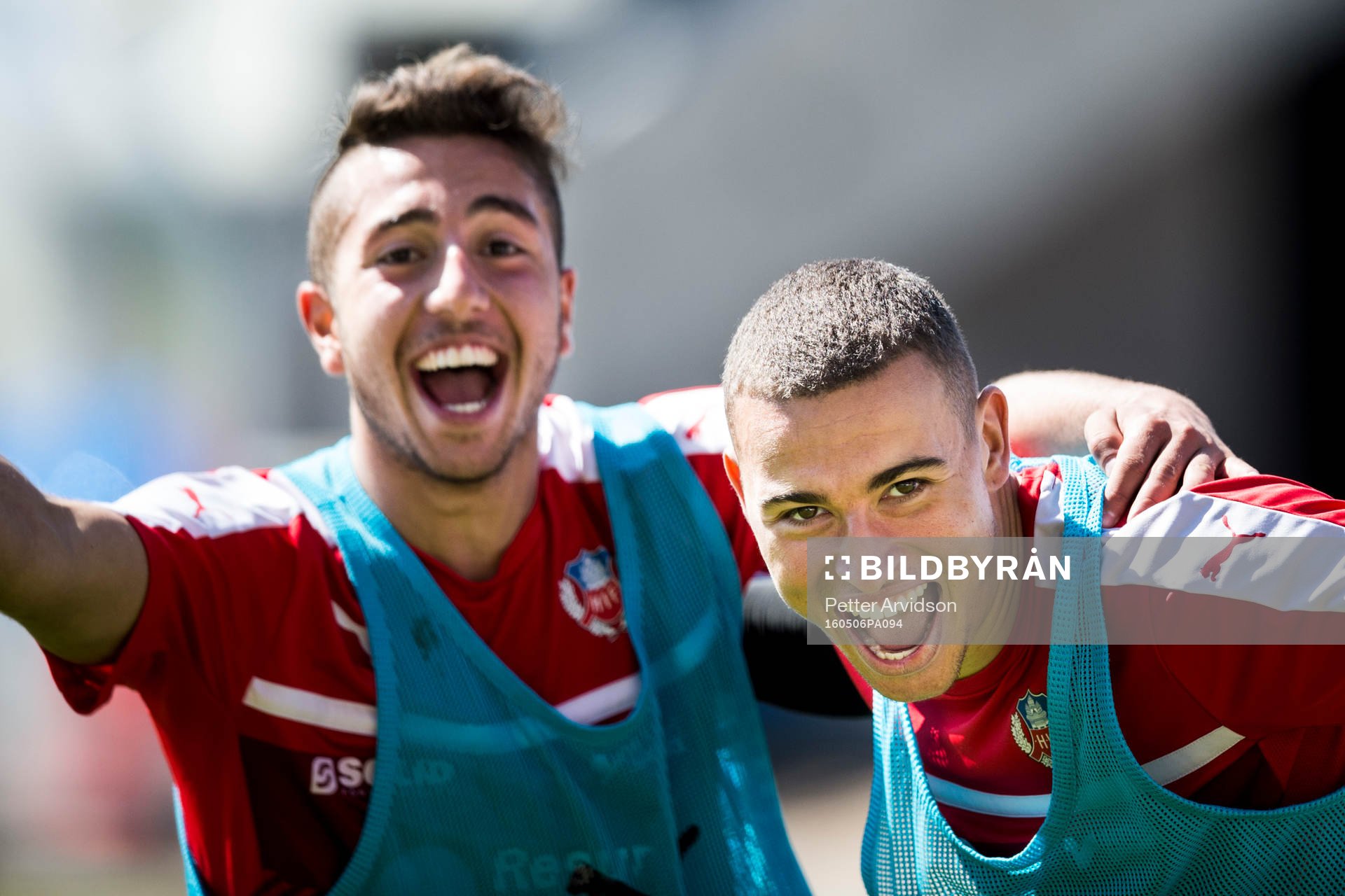 Moustafa Zeidan och Jordan Larsson jublar