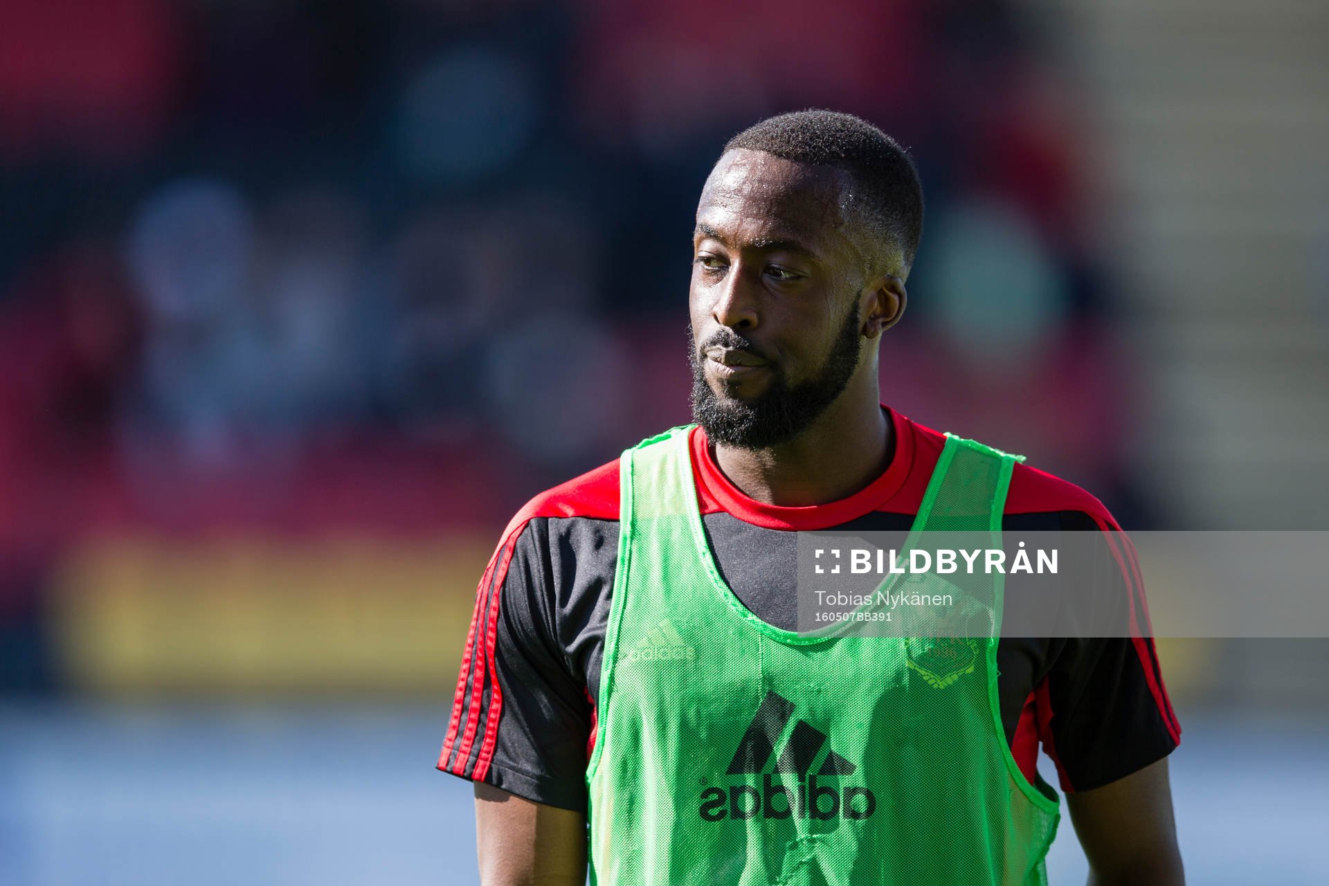 Östersunds Ronald Mukiibi värmer upp