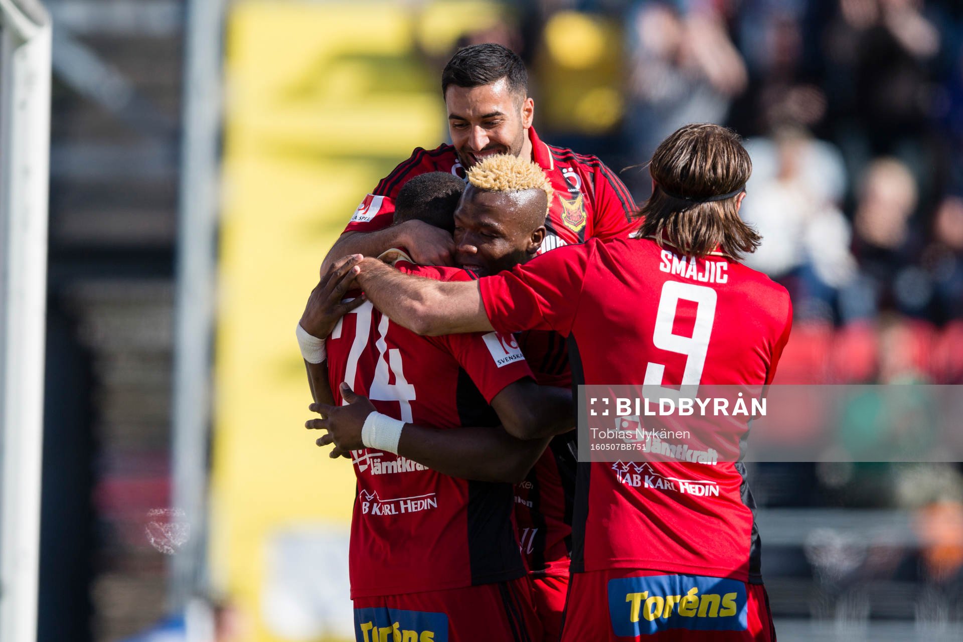 Östersunds Ronald Mukiibi jublar