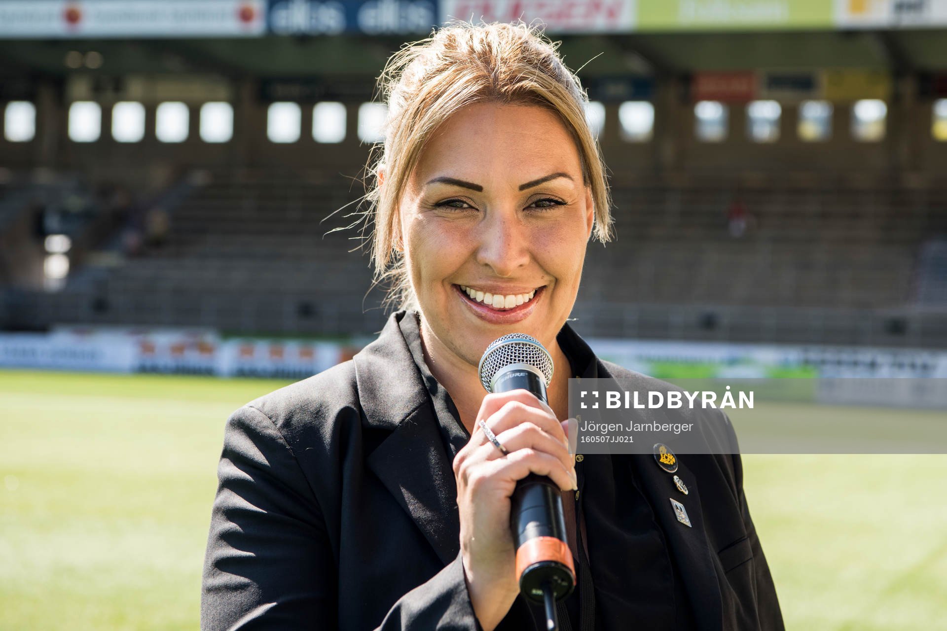 Elfsborgs speaker Catalina Bruna under fotbollsmatchen i Allsvenskan mellan Elfsborg och Gefle den 7 maj 2016 i BORÅS.