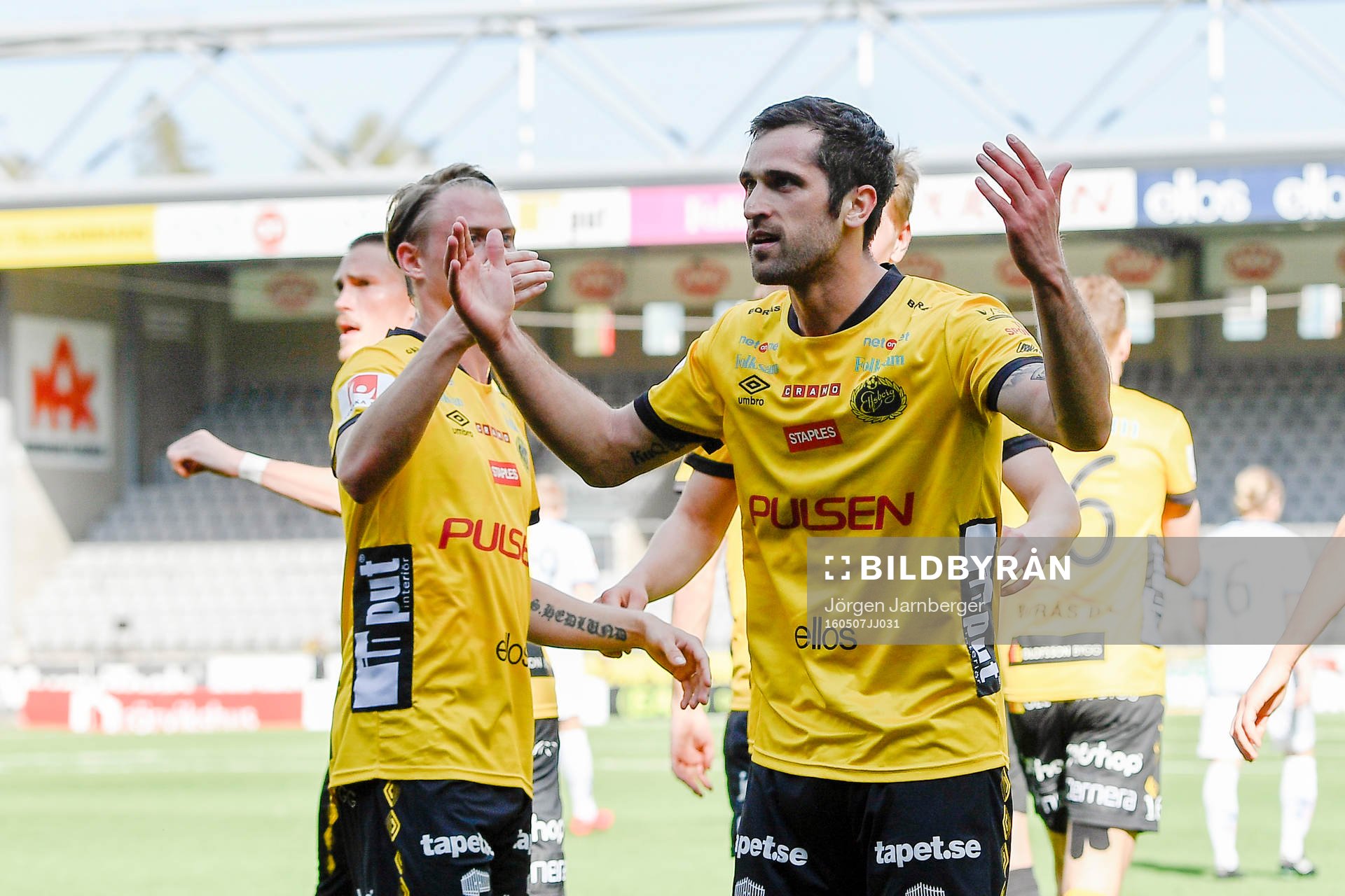 Elfsborgs Emir Bajrami Adam Lundqvist jublar