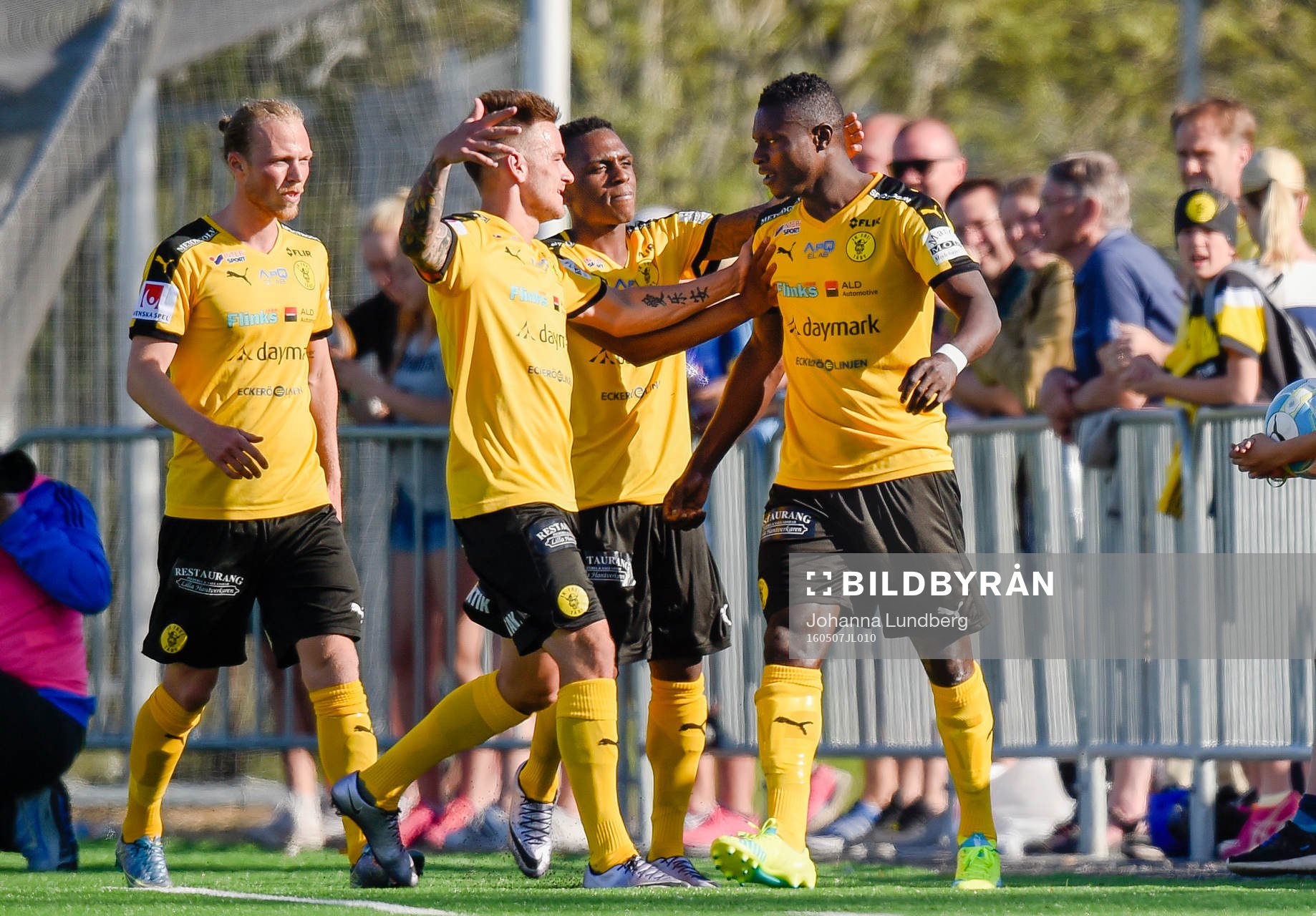 Frejs spelare jublar