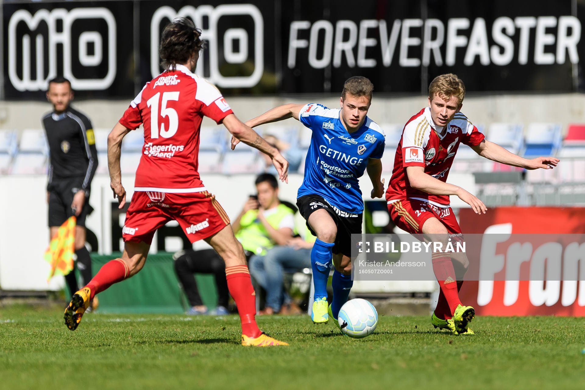 Halmstads Gabriel Gudmundsson och Degerfors Ludvig Fritzson