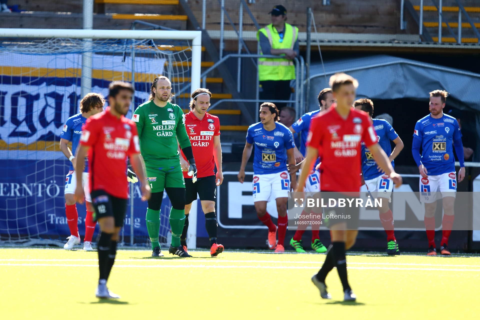 Trelleborgs målvakt Fredrik Persson med flera deppar