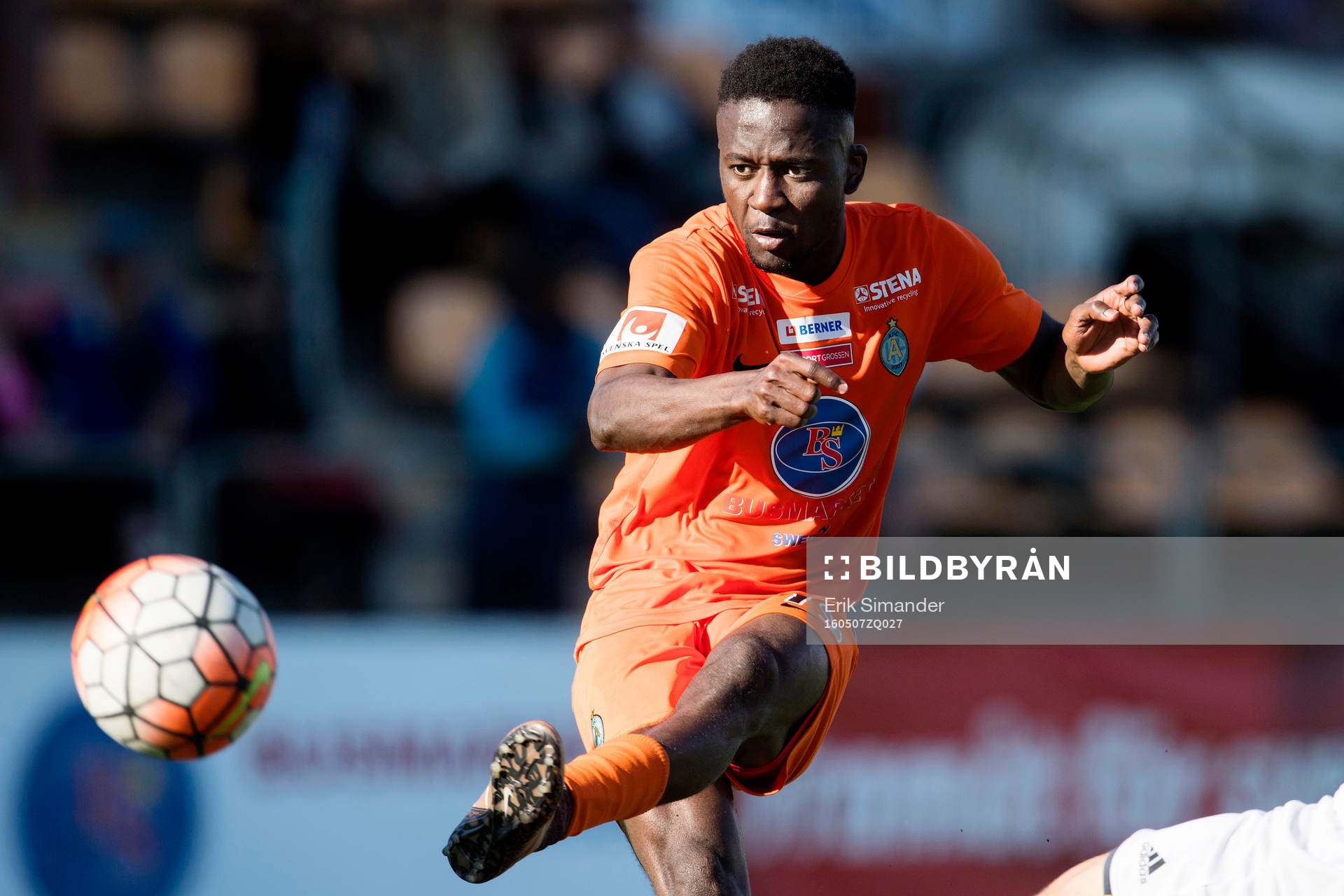 +Athletics Mohamed Buya Tugay skjuter ett skott
