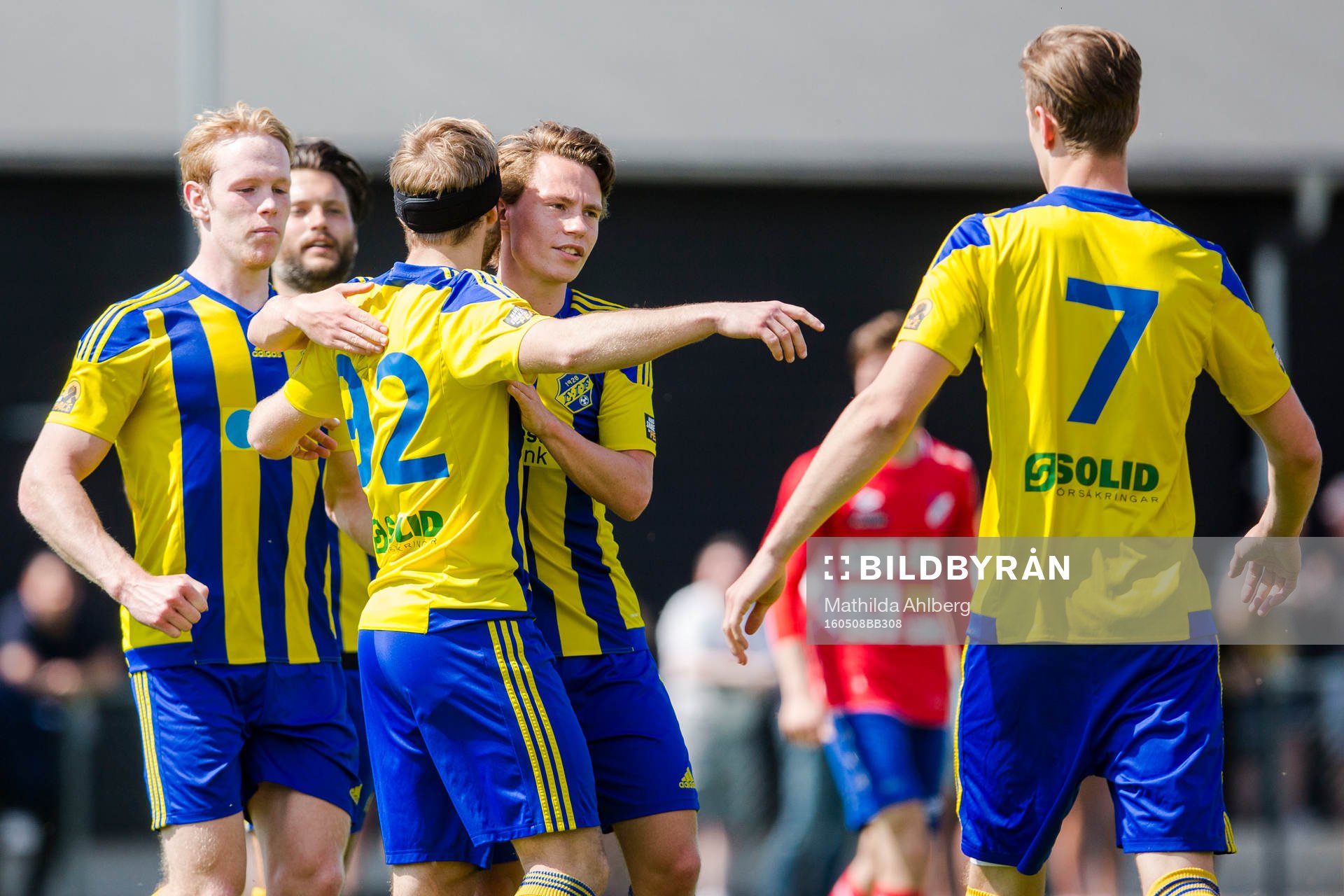 Eskilsminnes Emil Åberg jublar