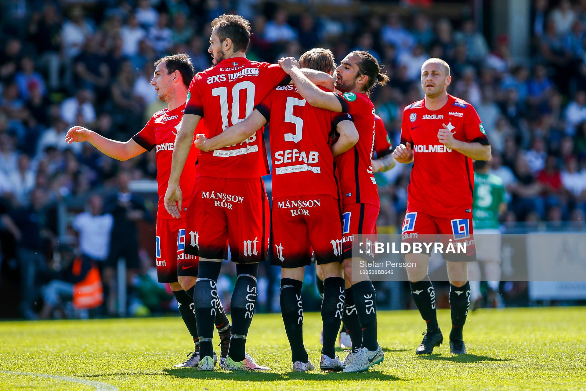 Norrköpings spelare jublar