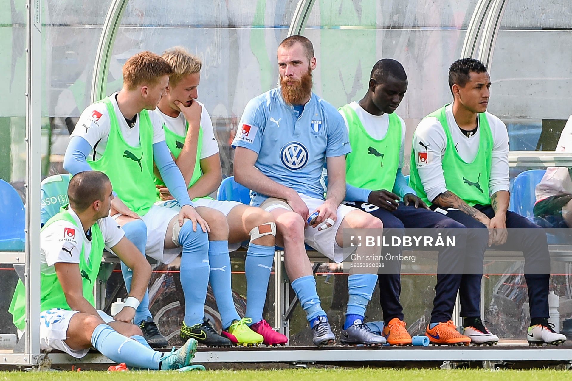Malmö FFs Jo Inge Berget tvingas lämna planen skadad