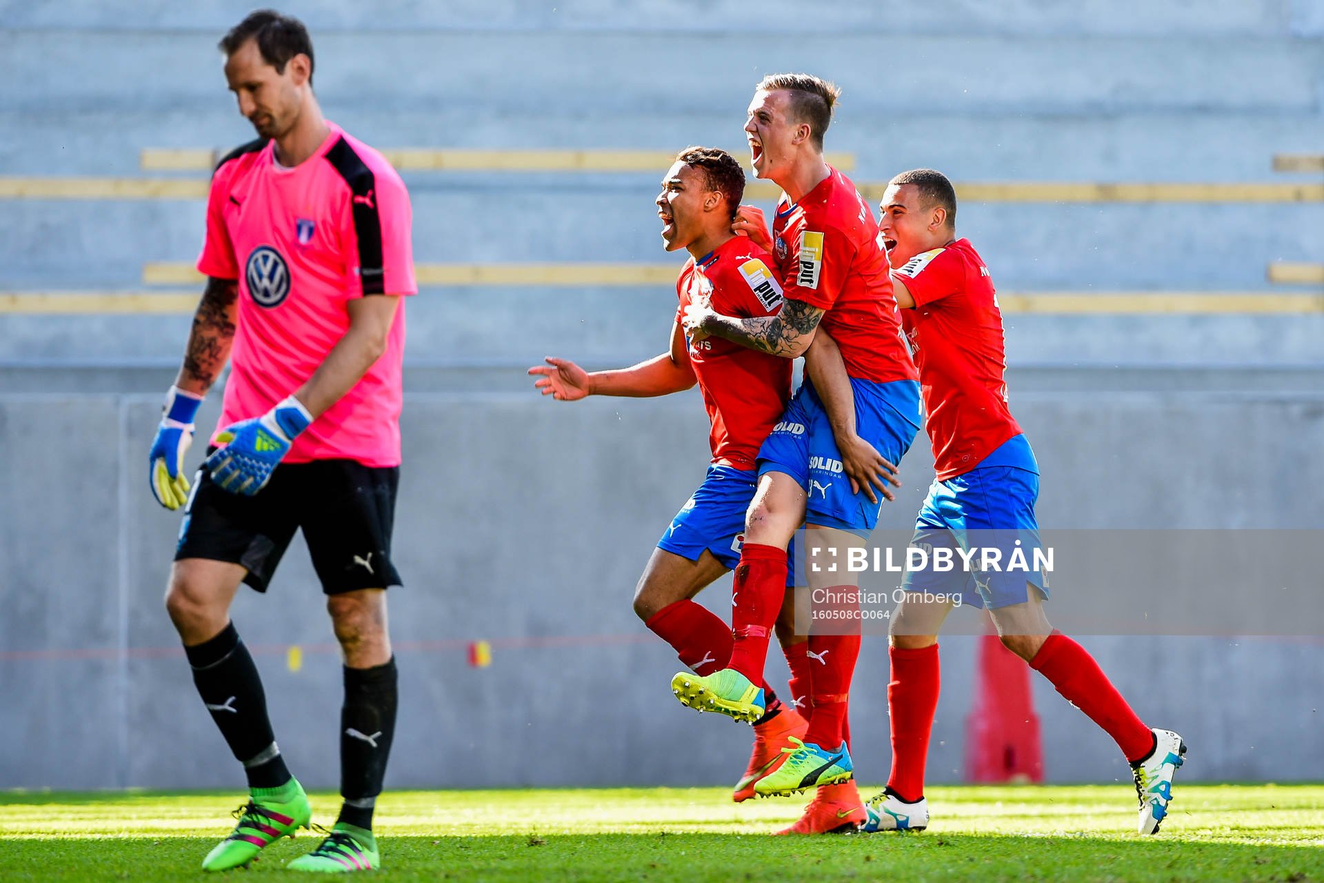 Helsingborgs Matthew Rusike , Alexander Achinioti-Jönsson