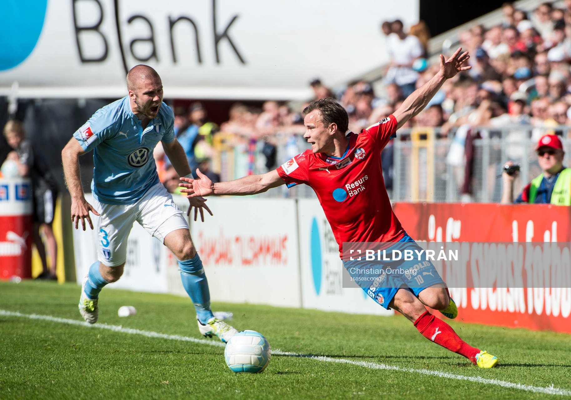 Malmö FFs Anton Tinnerholm skriker på Helsingborgs Anton