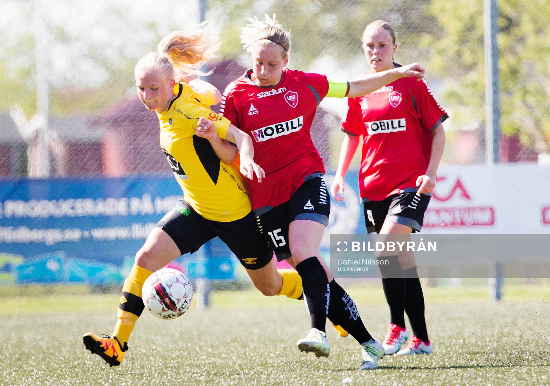 s Mia Persson och Elin Björklund och Ältas Astrid Larsson