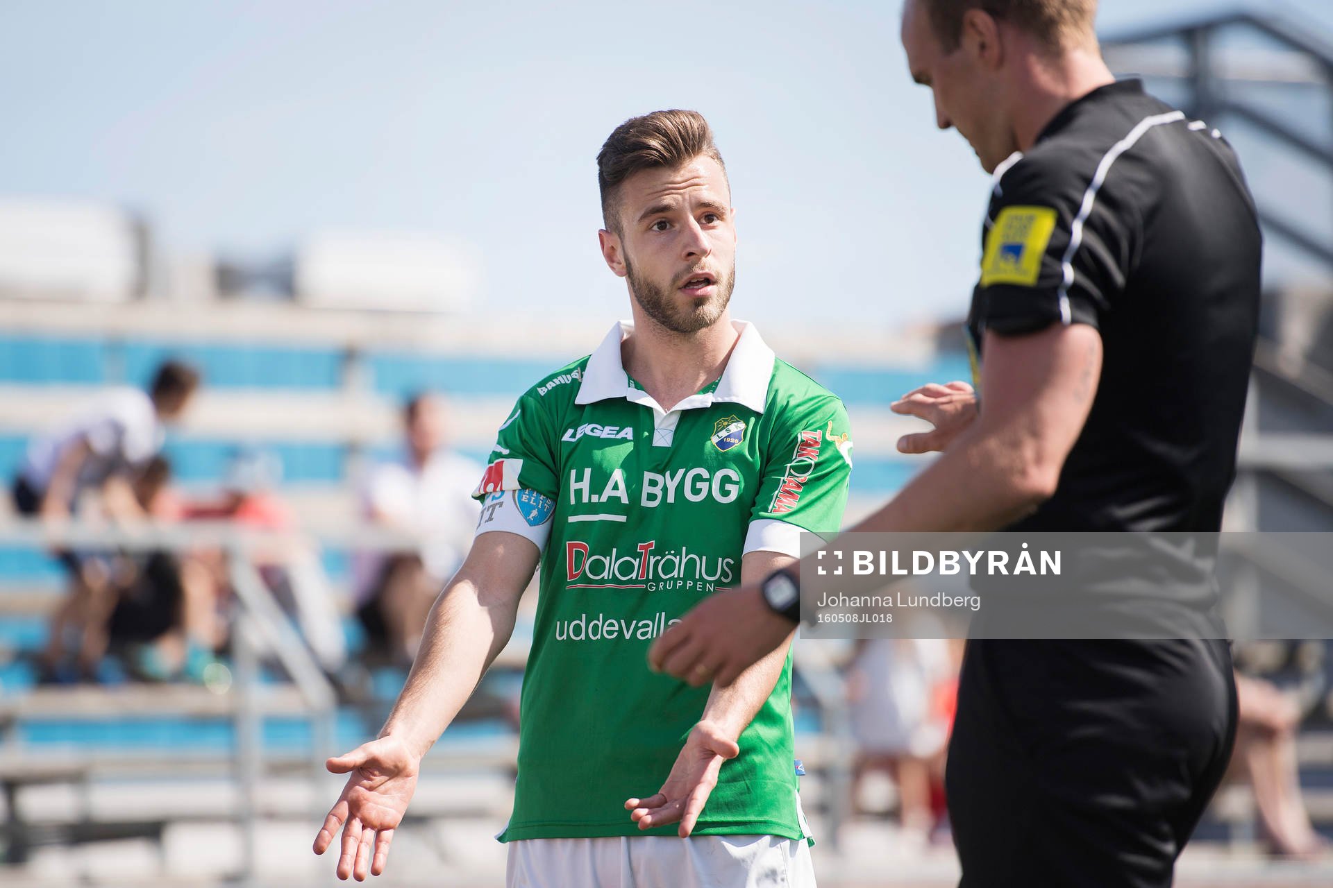 Ljungskiles Admir Bajrovic reagerar mot domare Patrik