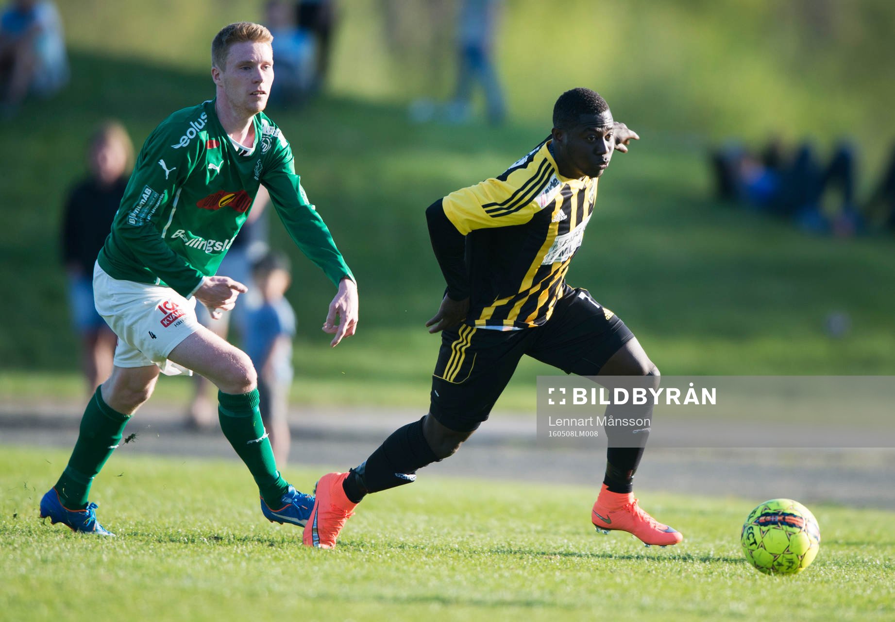 IFK Hässleholms Mike Andrew i matchen i division 2 mellan