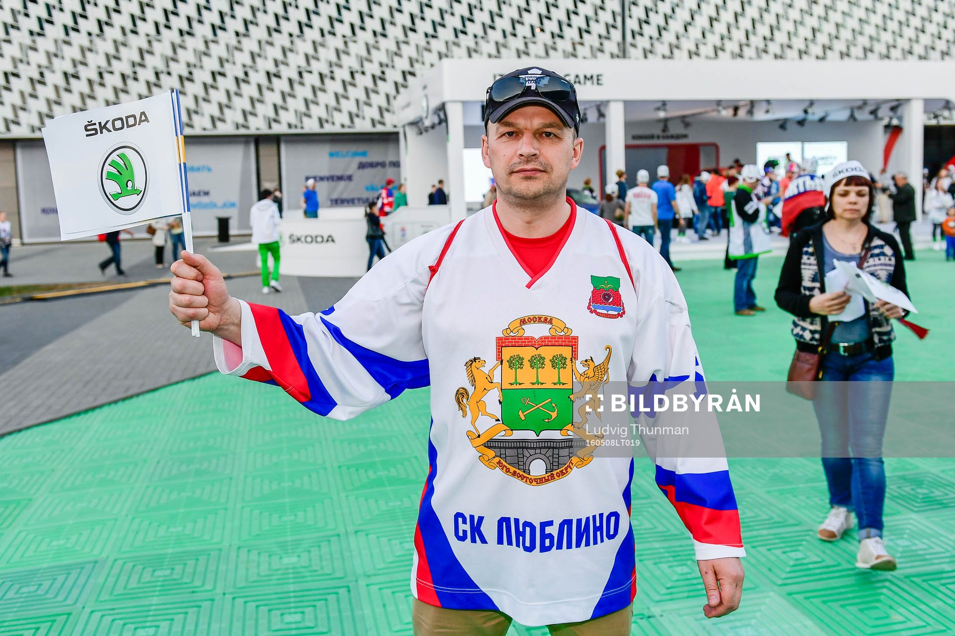 Supporter före ishockeymatchen i Ishockey-VM mellan