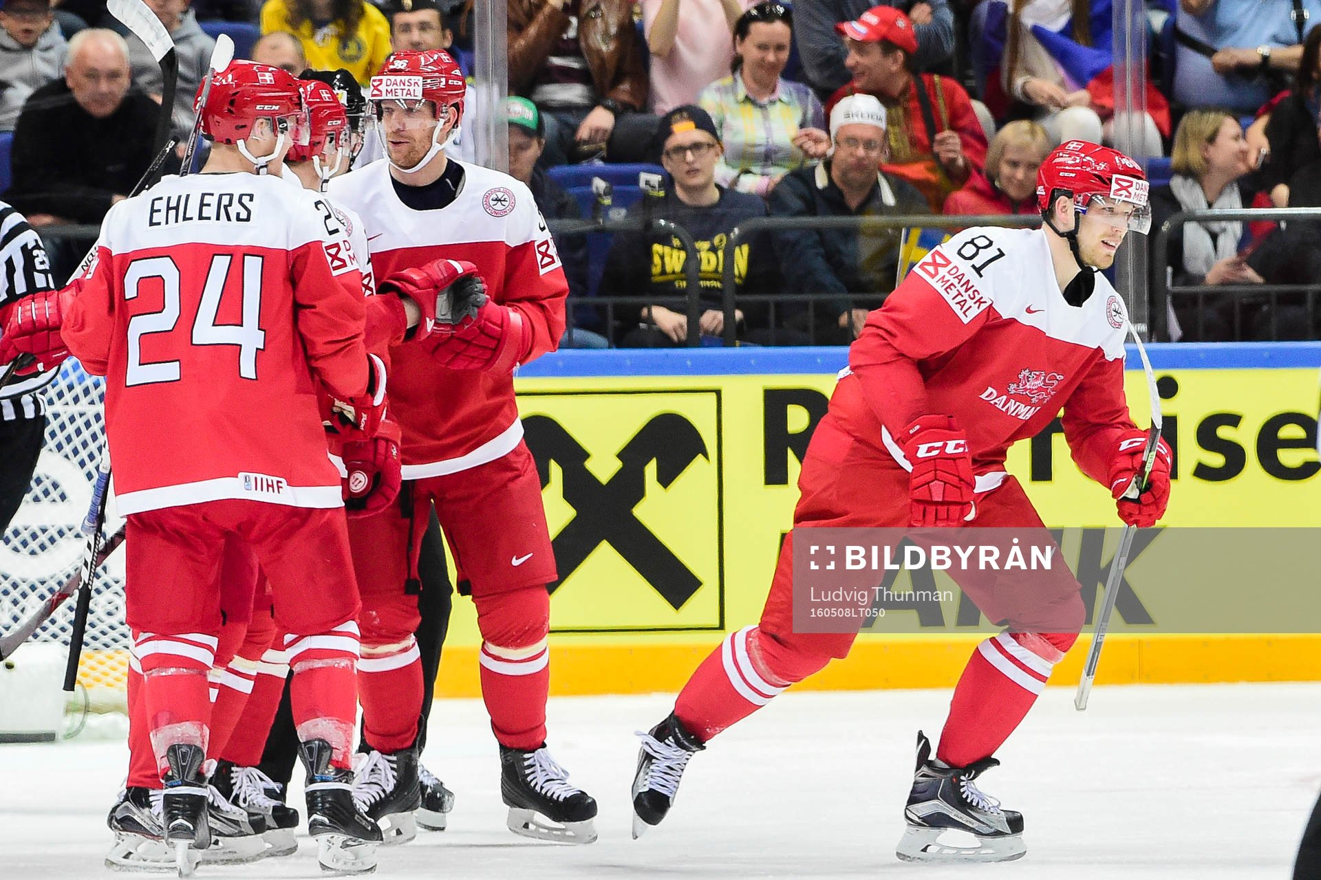 Danmarks Lars Eller jublar
