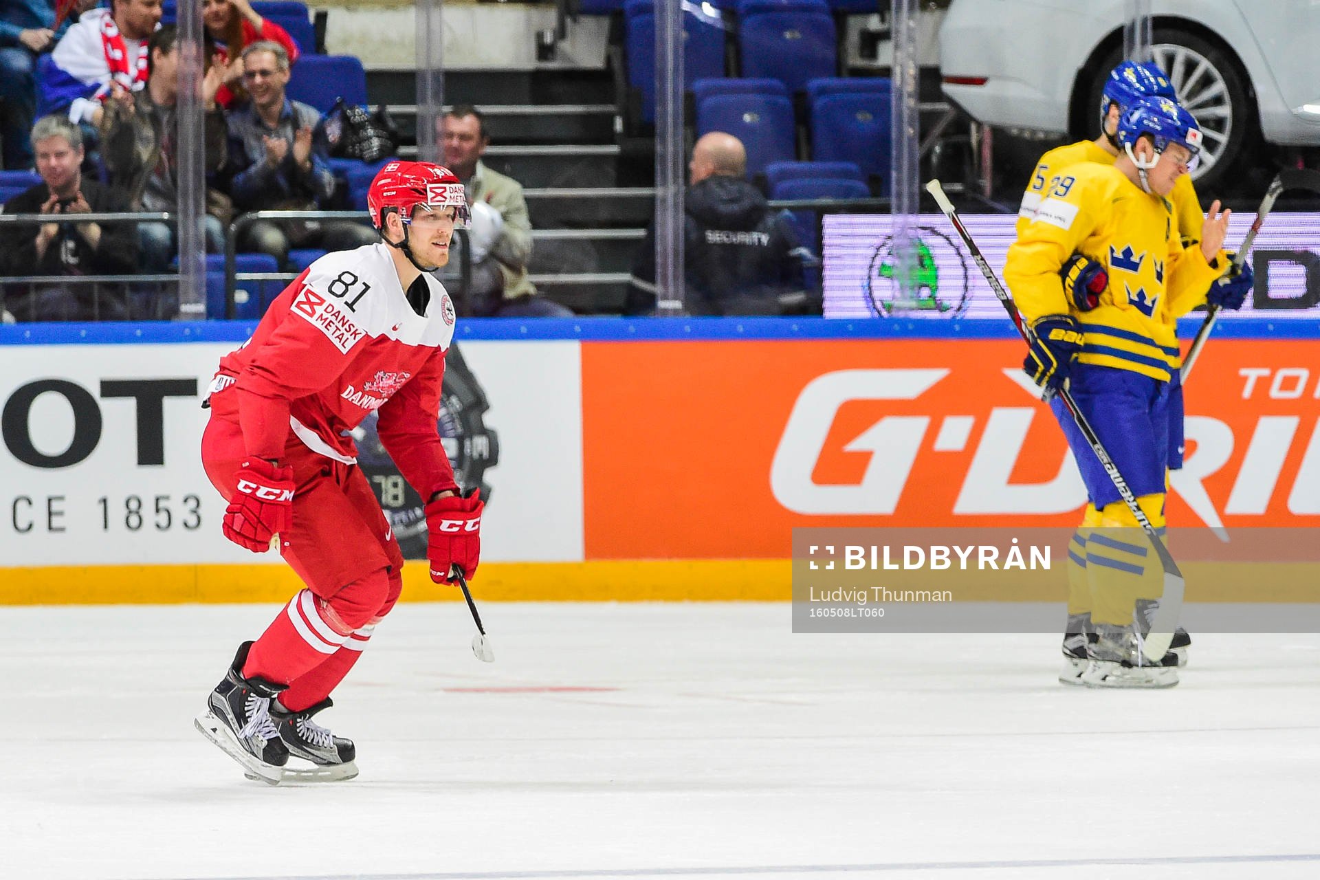 Danmarks Lars Eller jublar