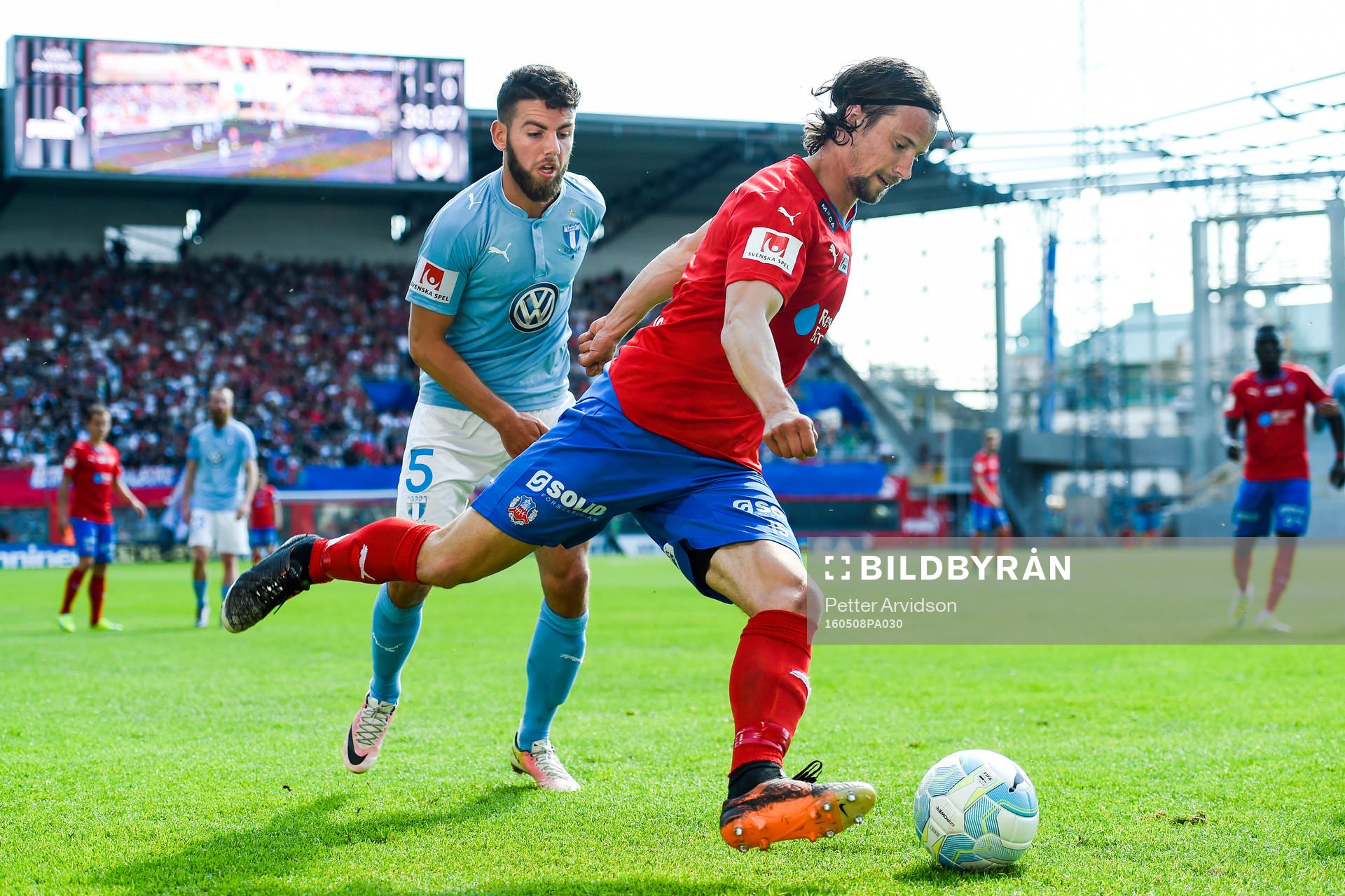 Malmö FFs Erdal Rakip och Helsingborgs Linus Hallenius