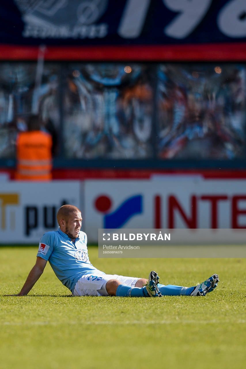 Malmö FFs Anton Tinnerholm deppar