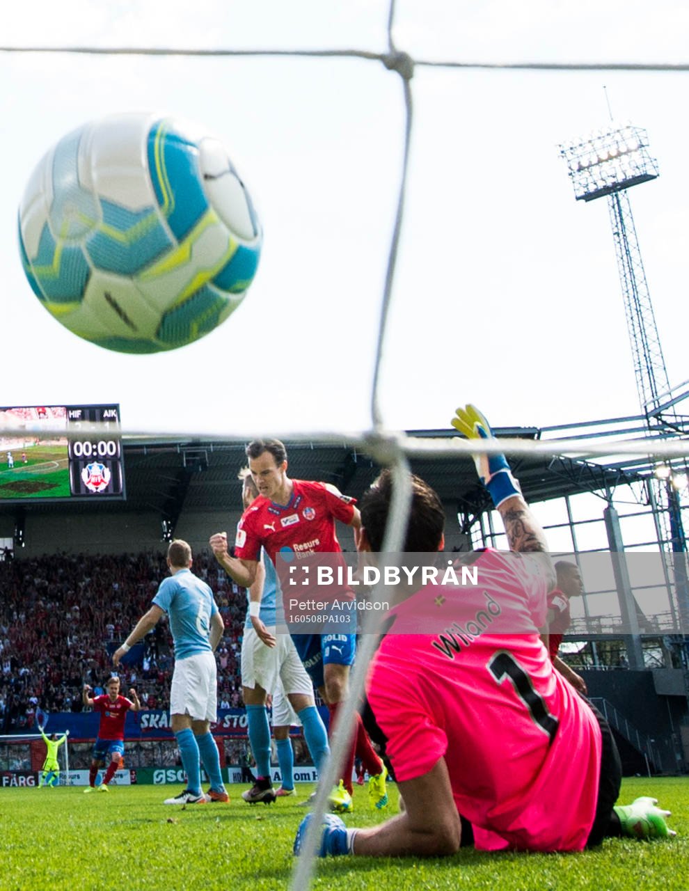 Helsingborgs Anton Wede jublar