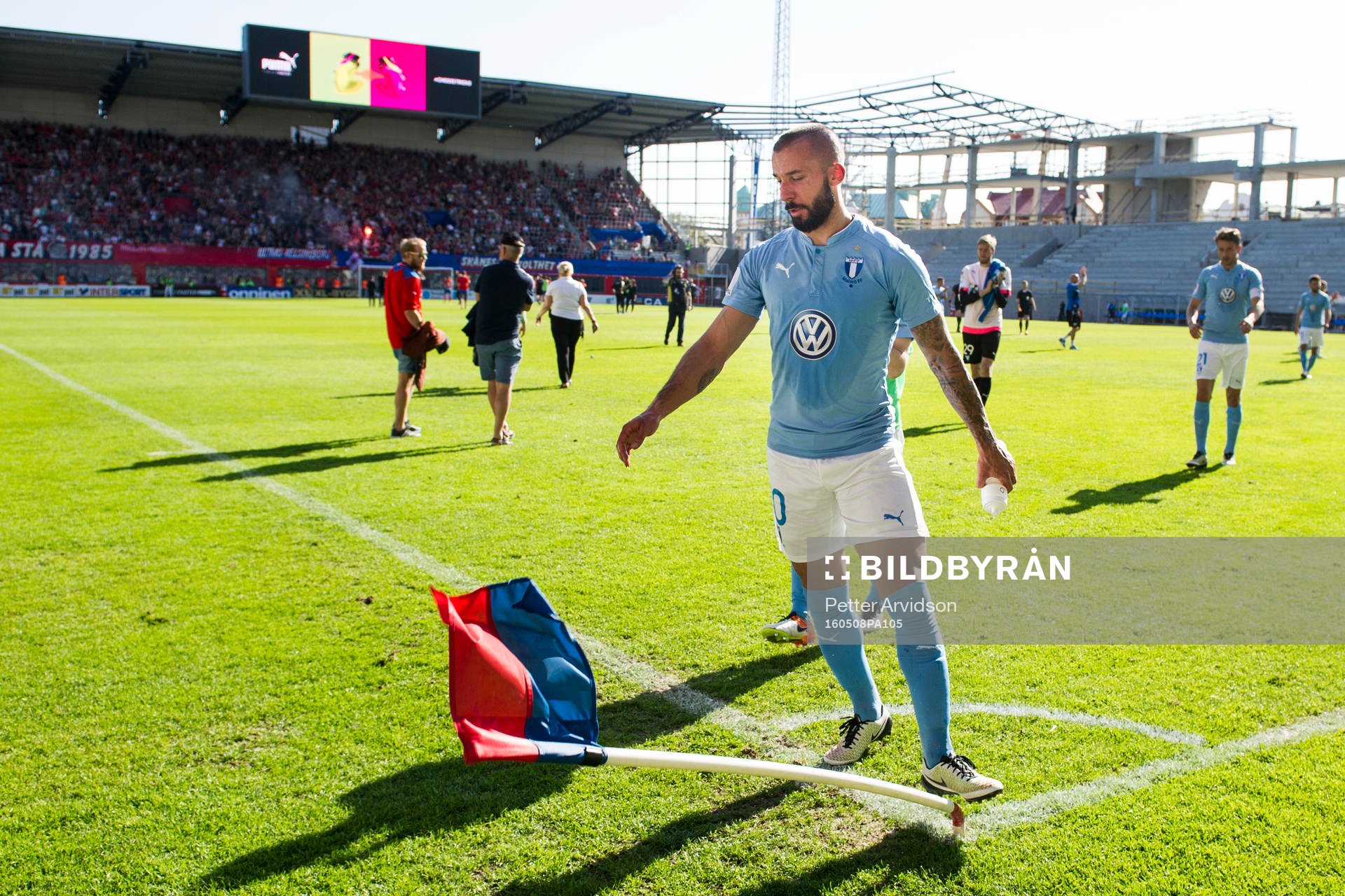 Malmö FFs Guillermo Molins deppar när han lämnar planen