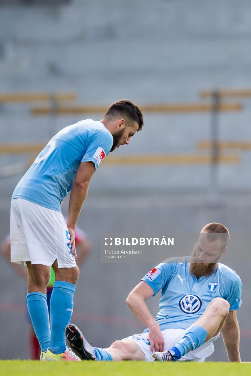 Malmö FFs Erdal Rakip kollar till Jo Inge Berget som