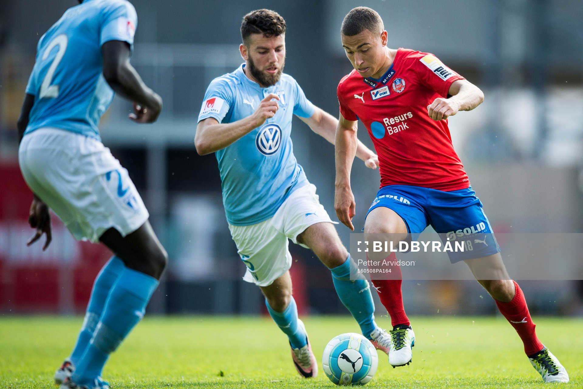 Malmö FFs Erdal Rakip och Helsingborgs Jordan Larsson