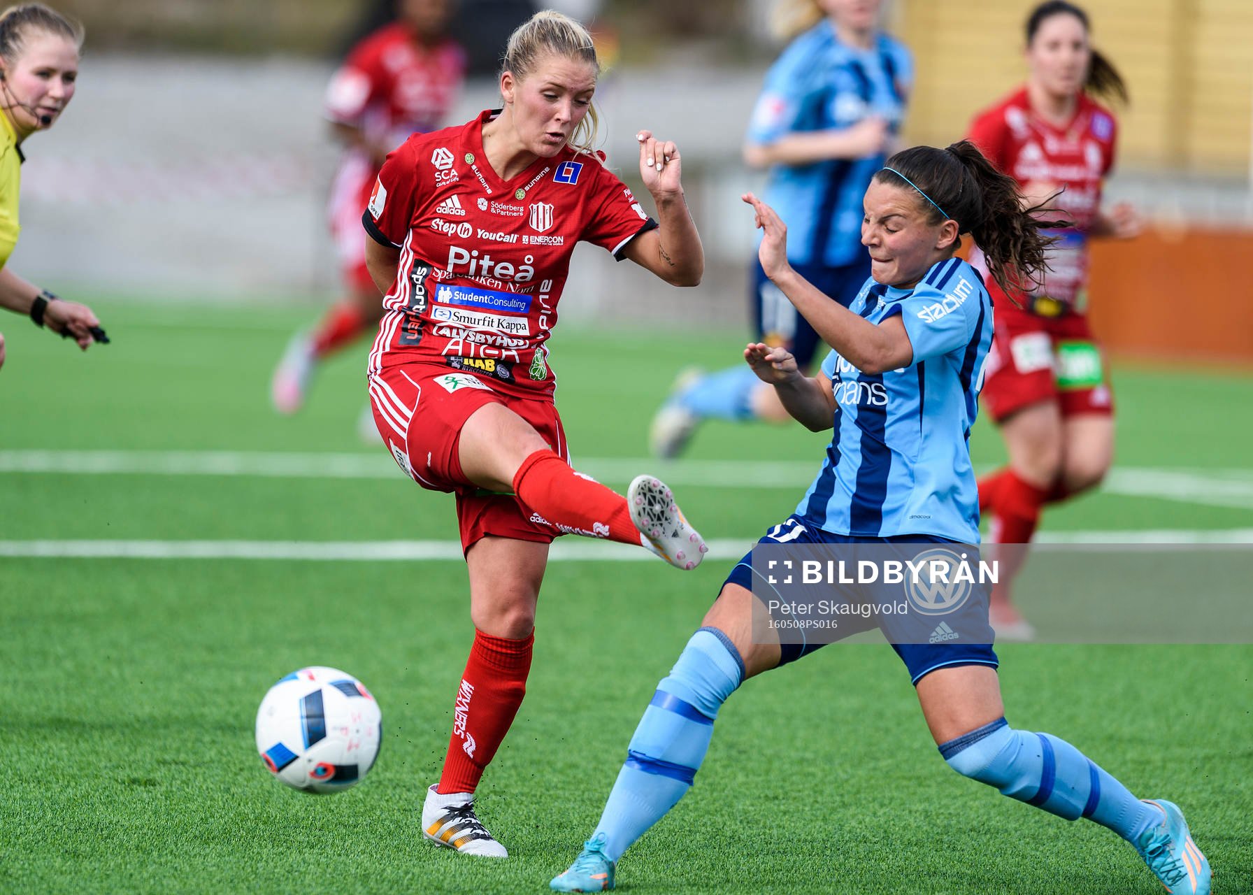 Piteås Ronja Aronsson och Djurgårdens Johanna Rytting