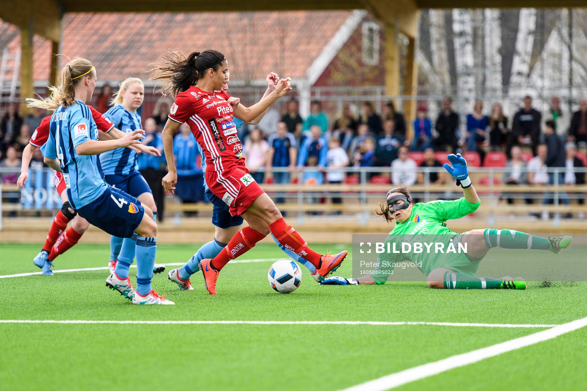 Piteås Tempest-Marie Norlin är framme och hotar
