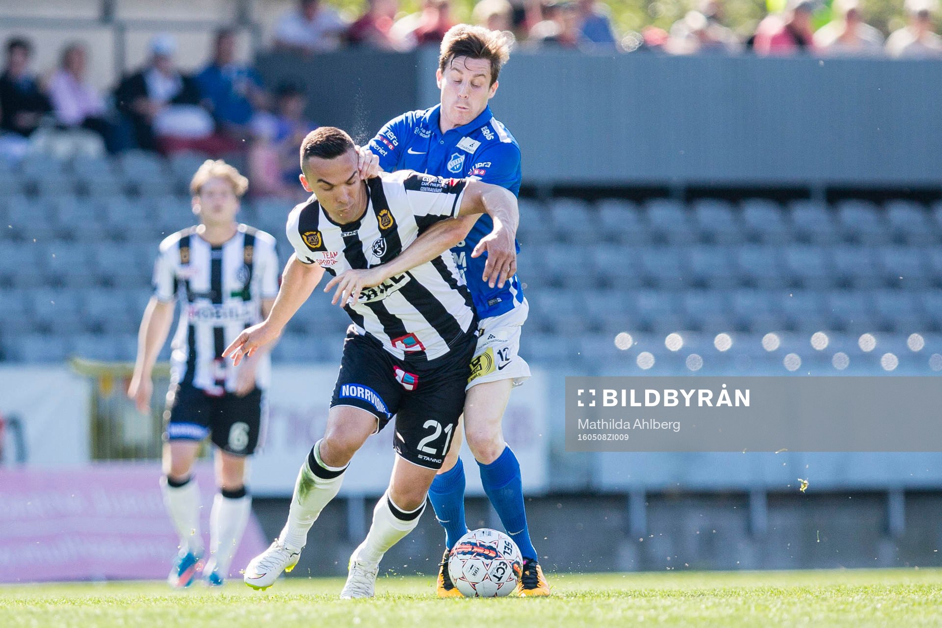 Landskronas Admir Aganovic och Norrbys Nino Osmanagic