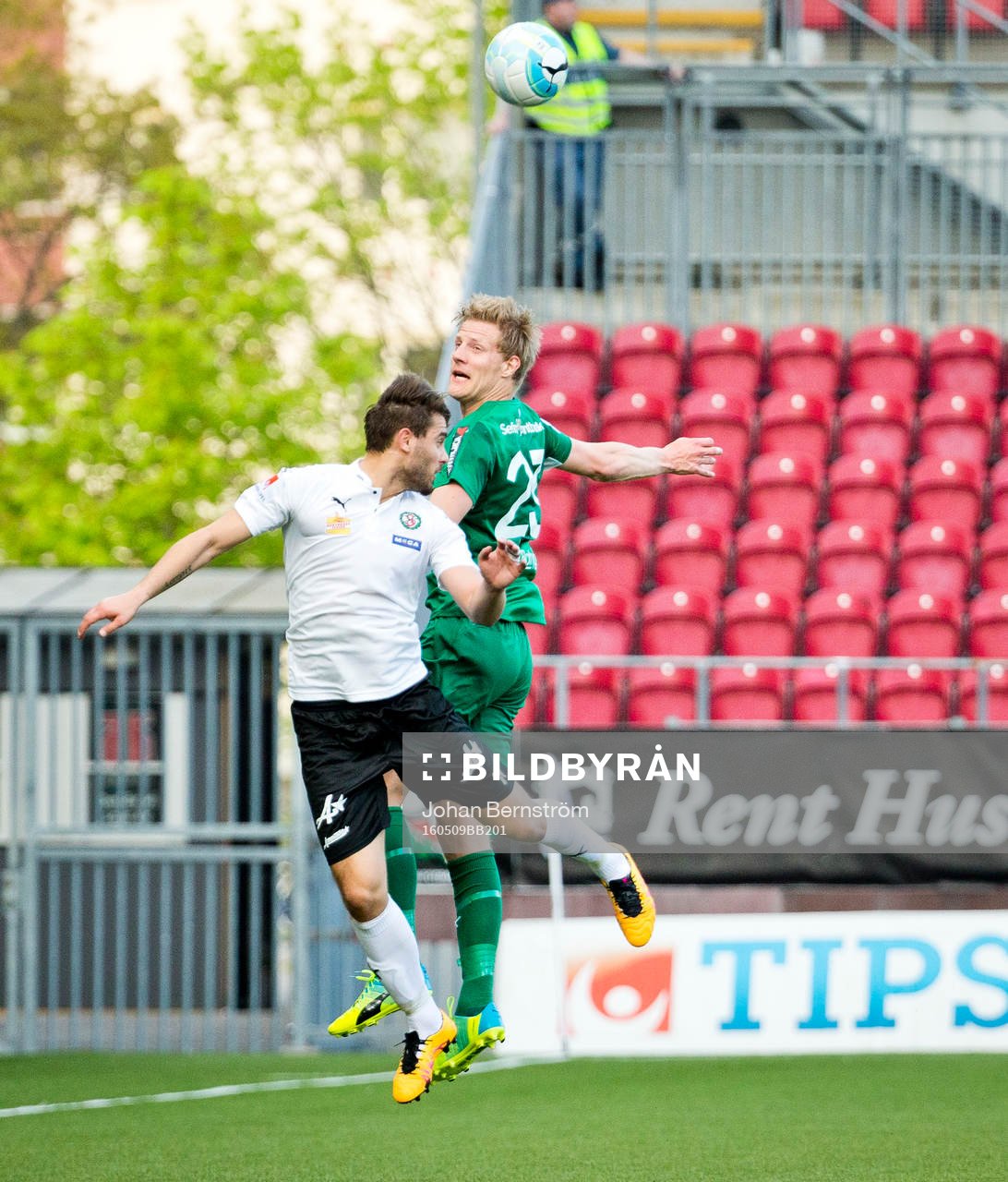 Örebros Astrit Ajdarevic och Hammarbys Lars Saetra