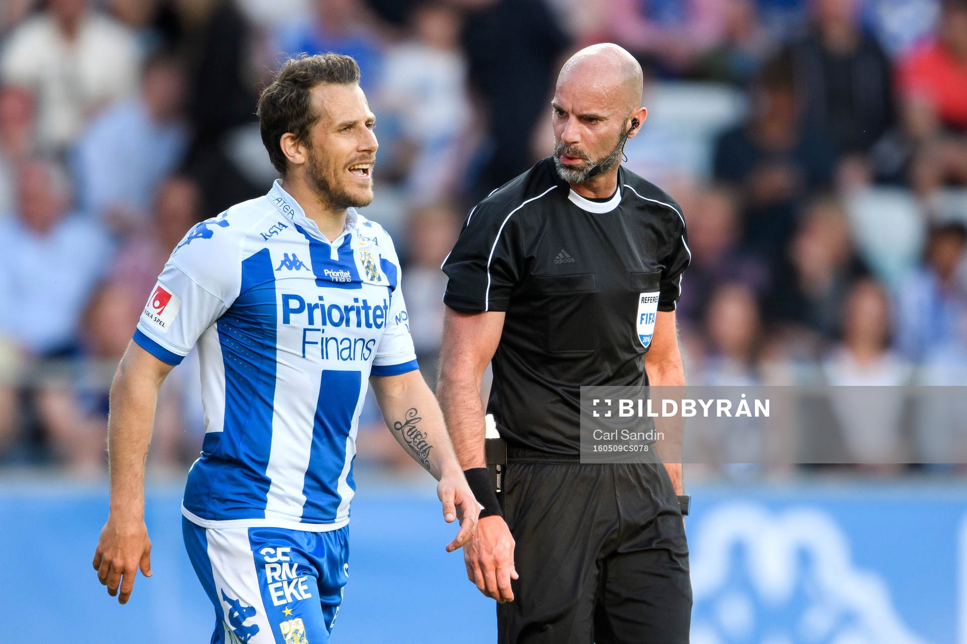 IFK Göteborgs Tobias Hysén pratar med domare Stefan