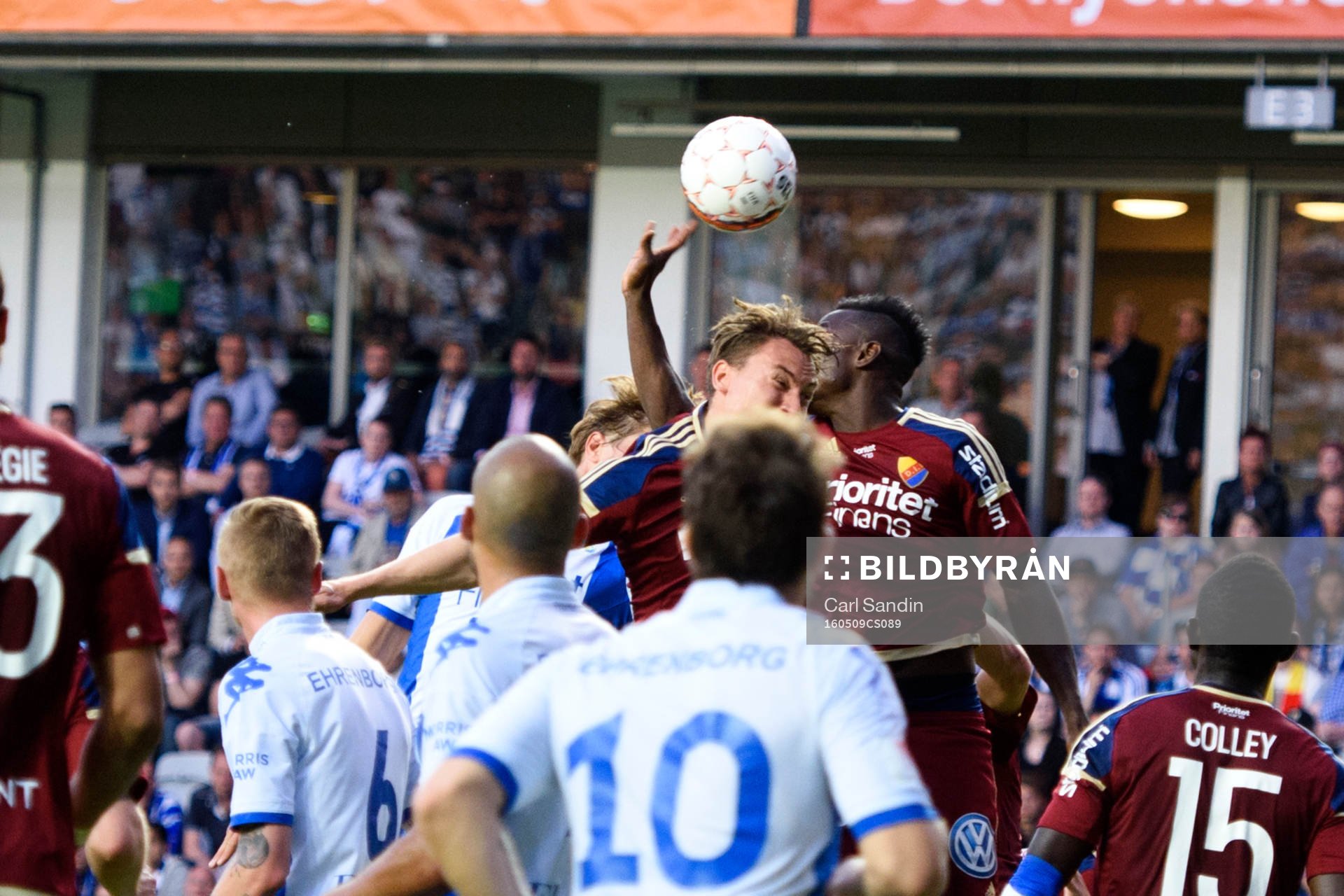 Situationen där Djurgårdens Omar Colley döms för hands