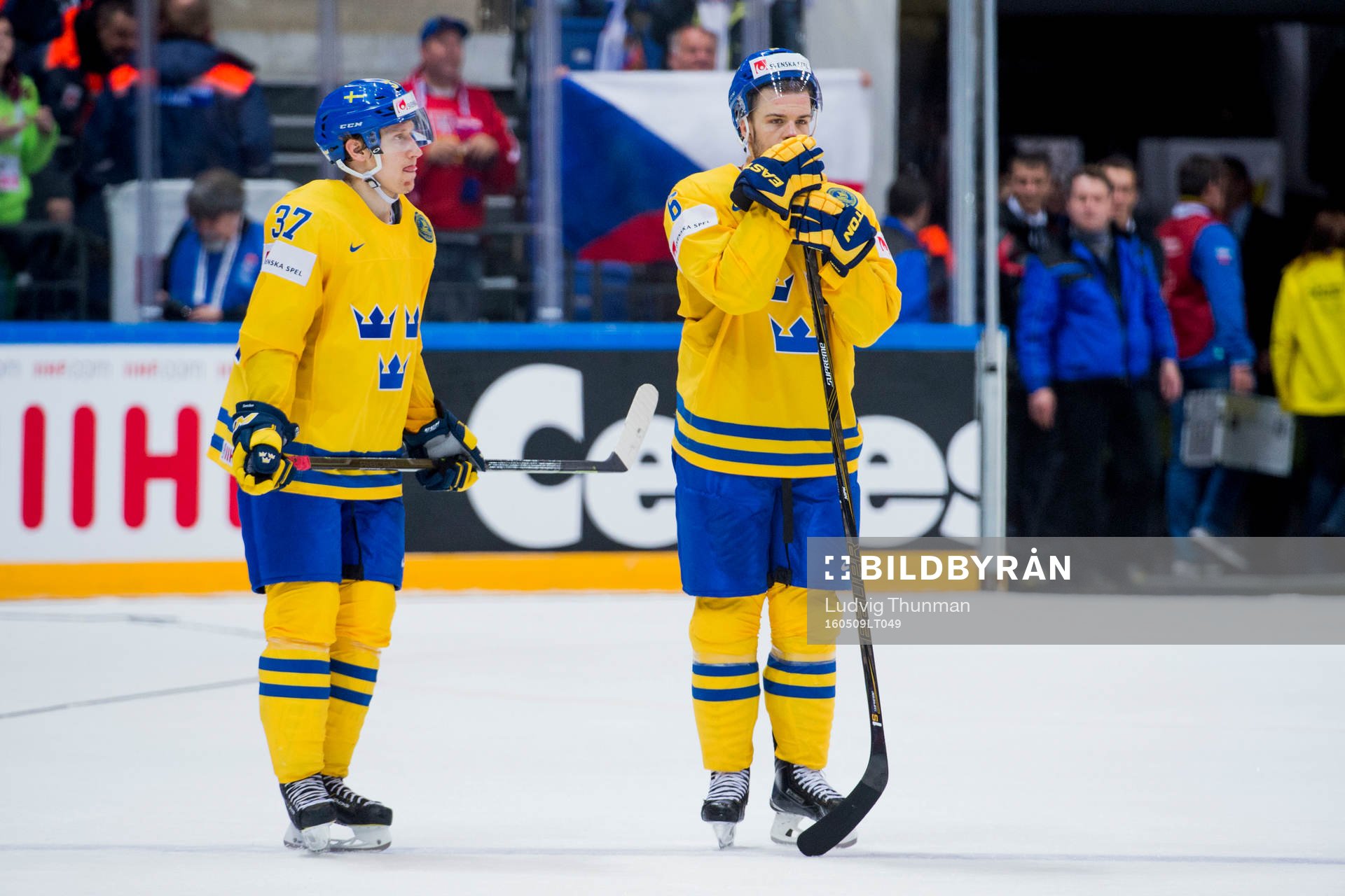 Sveriges Johan Norman och Oscar Fantenberg deppar