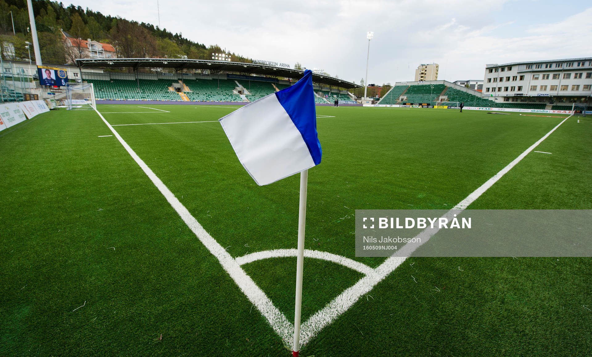Hörnflagga vid Norrporten Arena innan fotbollsmatchen i