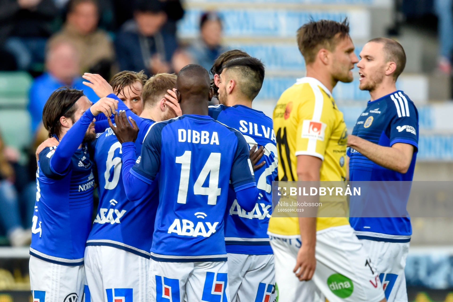 Sundsvalls Rúnar Már Sigurjónsson jublar med