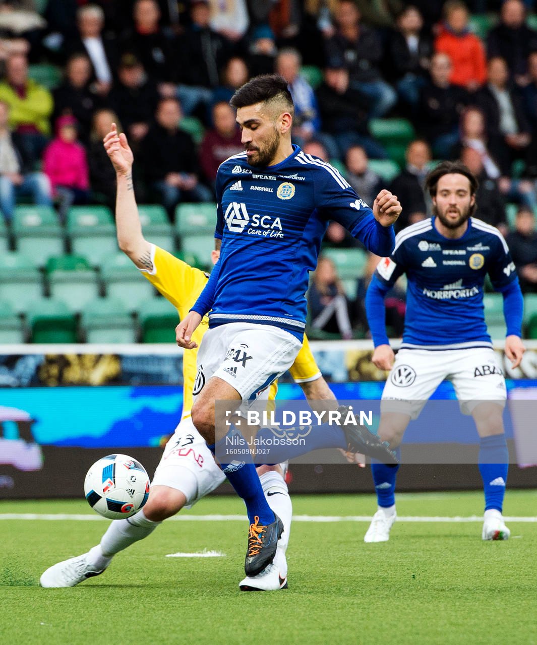 Falkenbergs Tibor Joza fäller Sundsvalls Stefan Silva